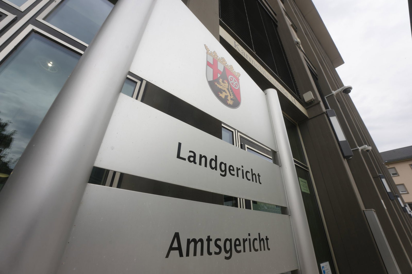 Das Landgericht Koblenz urteilt: 
Eine Made im Essen und Rutschen-Beschränkungen gelten laut Gericht nicht als Reisemangel. Nur für fehlende Reiseleitung gibt es eine Entschädigung. (Symbolbild)

