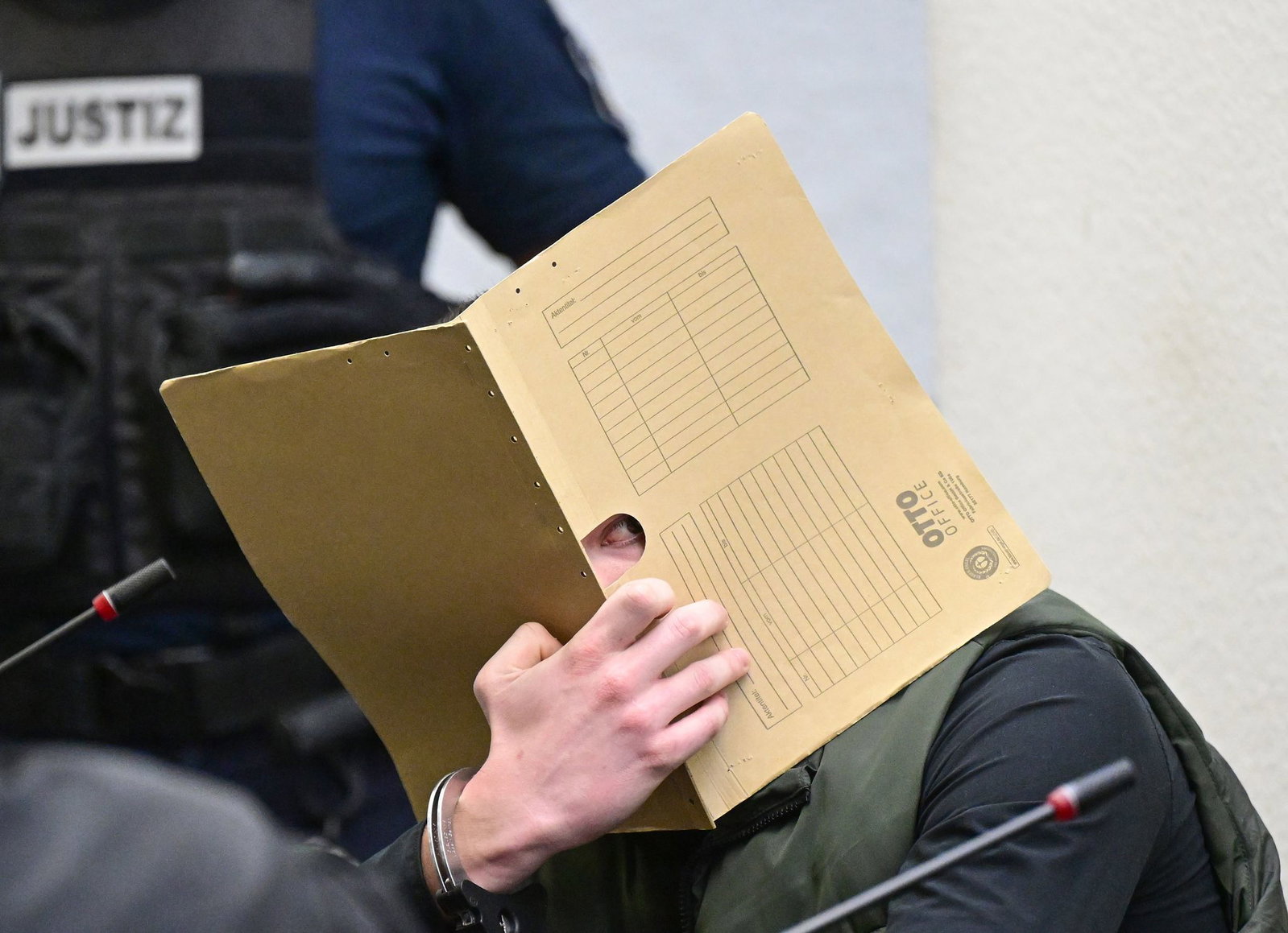 Die vier jungen Männer mussten sich seit Wochen vor dem Stuttgarter Landgericht verantworten. (Archivbild)