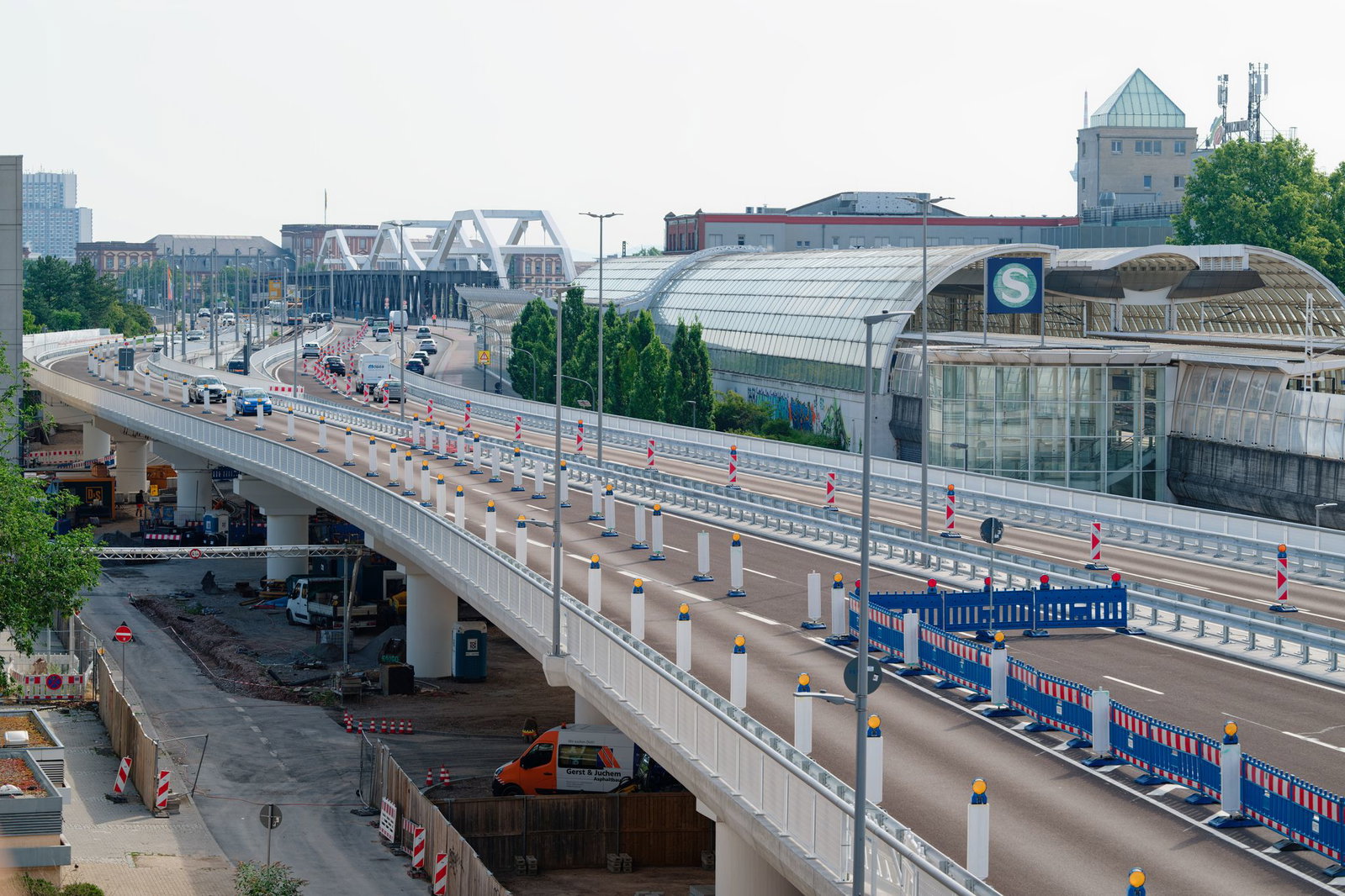 Die Wiedereröffnung der Hochstraße Süd feiert die Stadt mit Bürgerinnen und Bürgern.