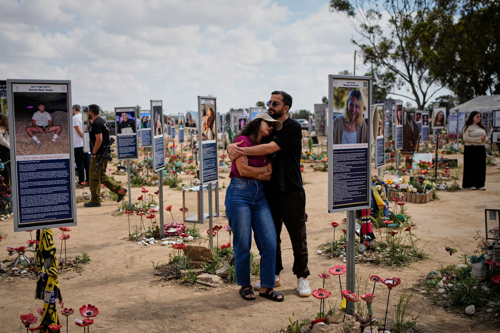Ein früheres Gedenken an das Massaker, bei dem am 7. Oktober 2023 rund 1200 Menschen in Israel getötet und mehr als 250 weitere entführt worden waren. (Archivbild)