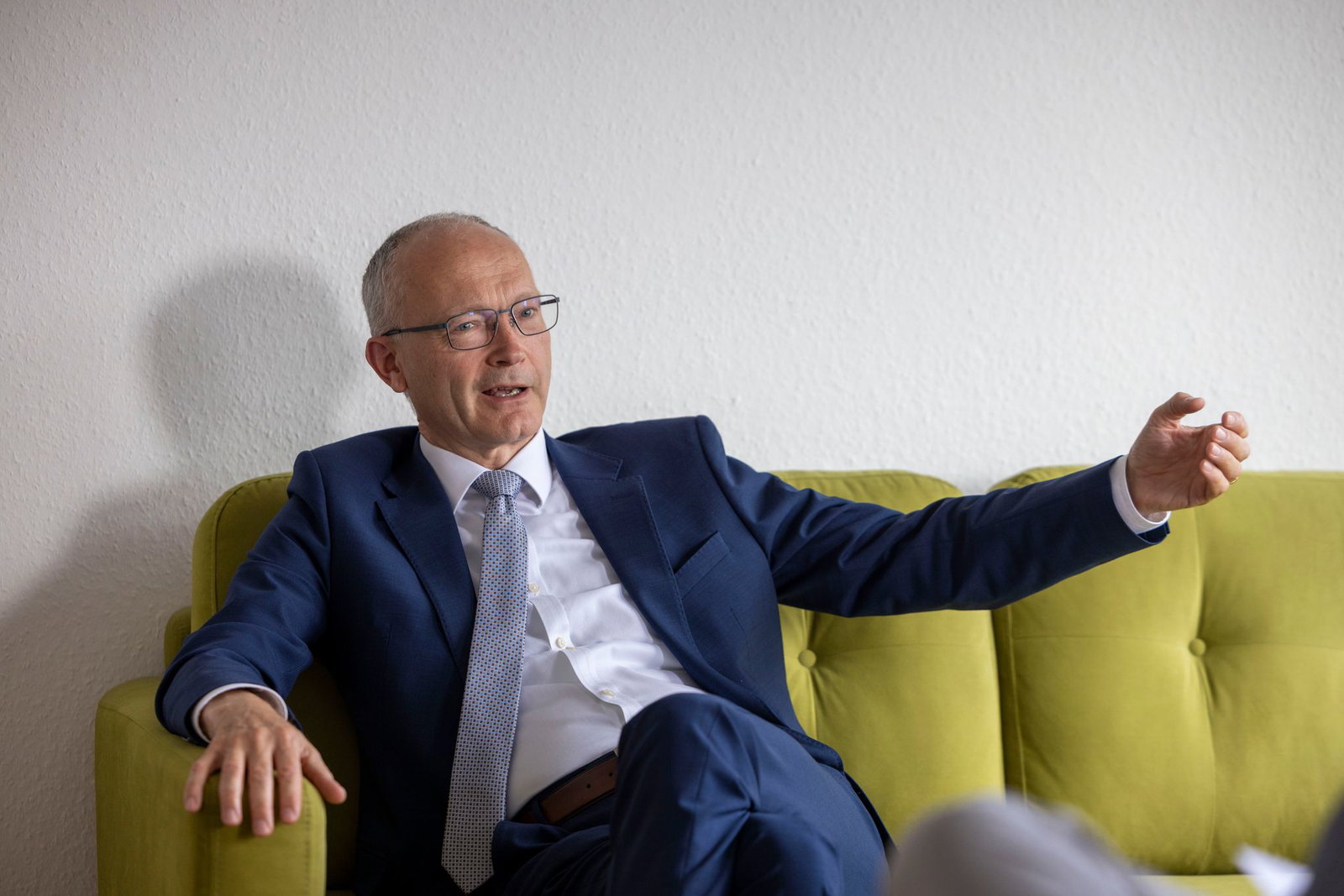 Die Grundsätze der Marktwirtschaft müssten wieder mehr in die Köpfe der Menschen, sagte der Minister. 