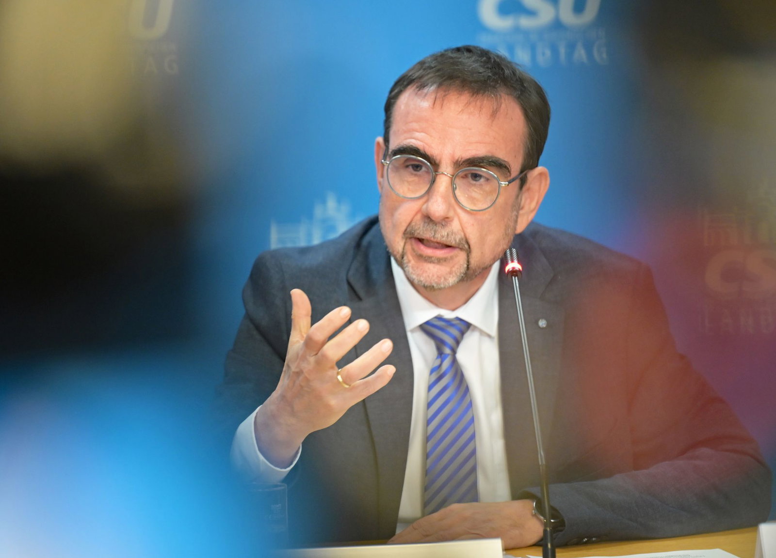 CSU-Fraktionschef Holetschek hat die Resolution mehrerer Unionsfraktionschefs auf den Weg gebracht. (Archivbild)