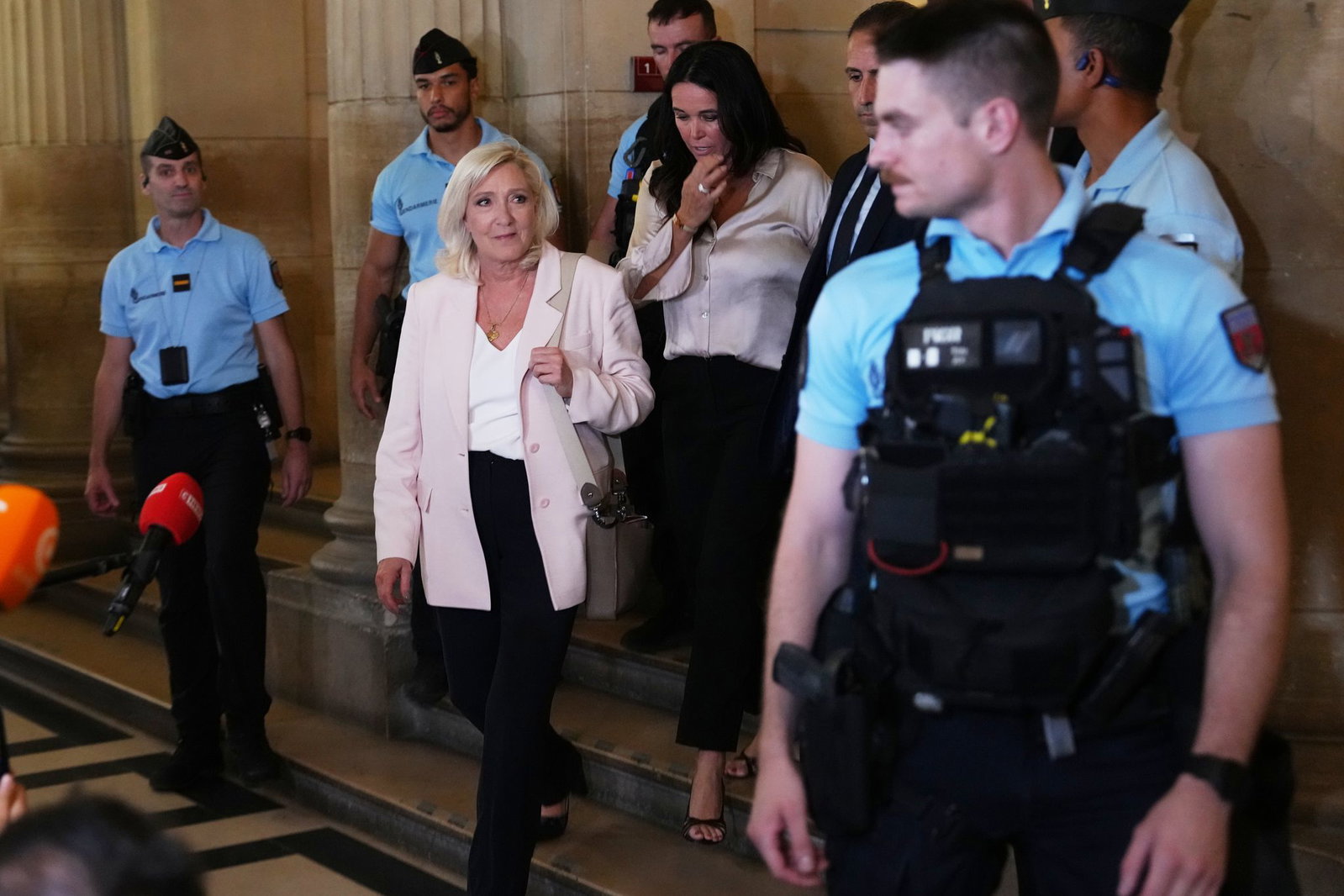 Zu erwarten ist, dass Le Pen das Gerichtsverfahren gegen sie im Wahlkampf stark zum Thema machen wird. (Archivbild)
