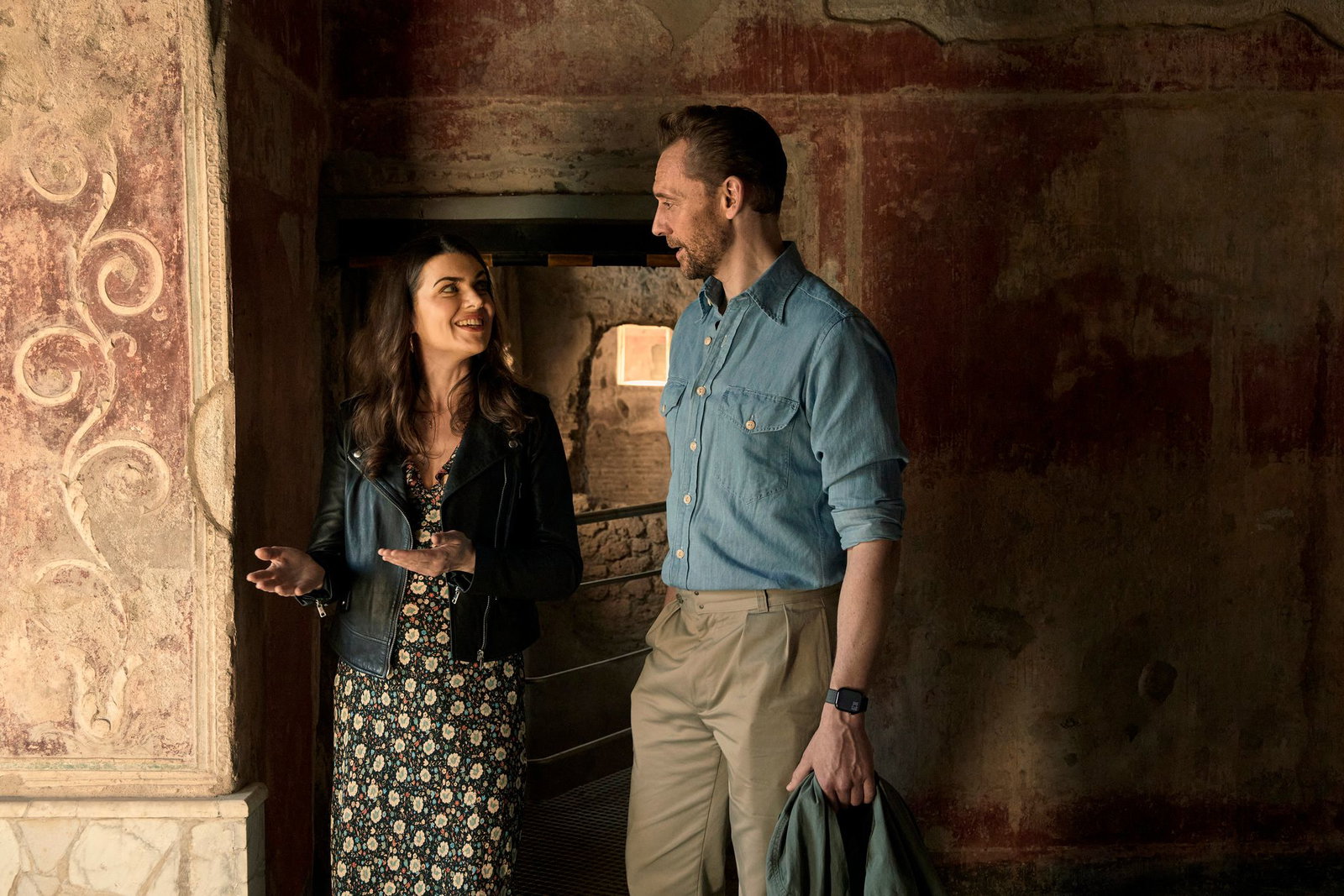 Gemeinsam mit Archäologen begibt sich Tom Hiddleston in Pompeji auf die Spur von Menschen, die den Ausbruch des Vesuvs möglicherweise überlebten.
