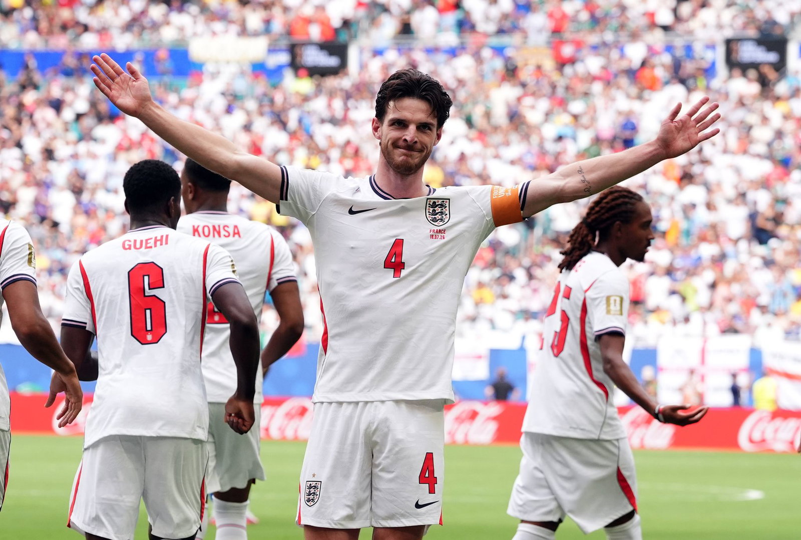 Declan Rice bejubelt die frühe Führung.