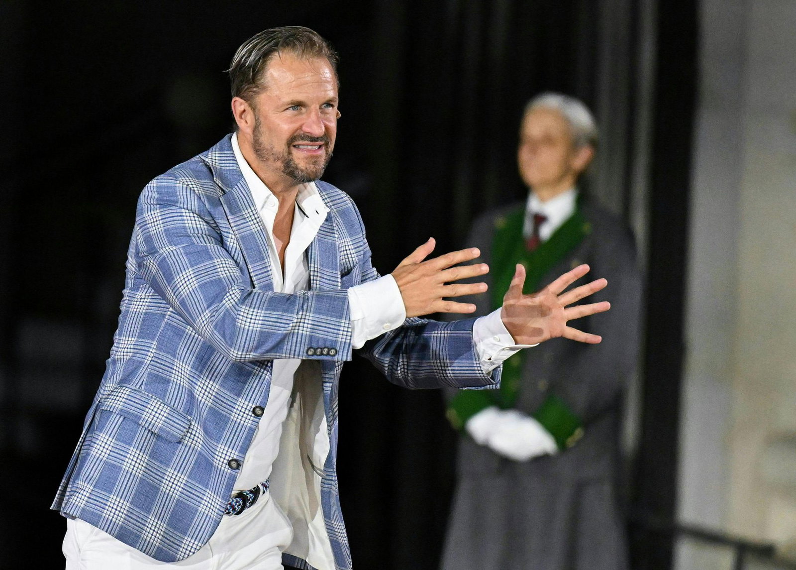 Der österreichische Schauspieler Philipp Hochmair ist nach eigenen Worten überhaupt kein klassischer Familienmensch.