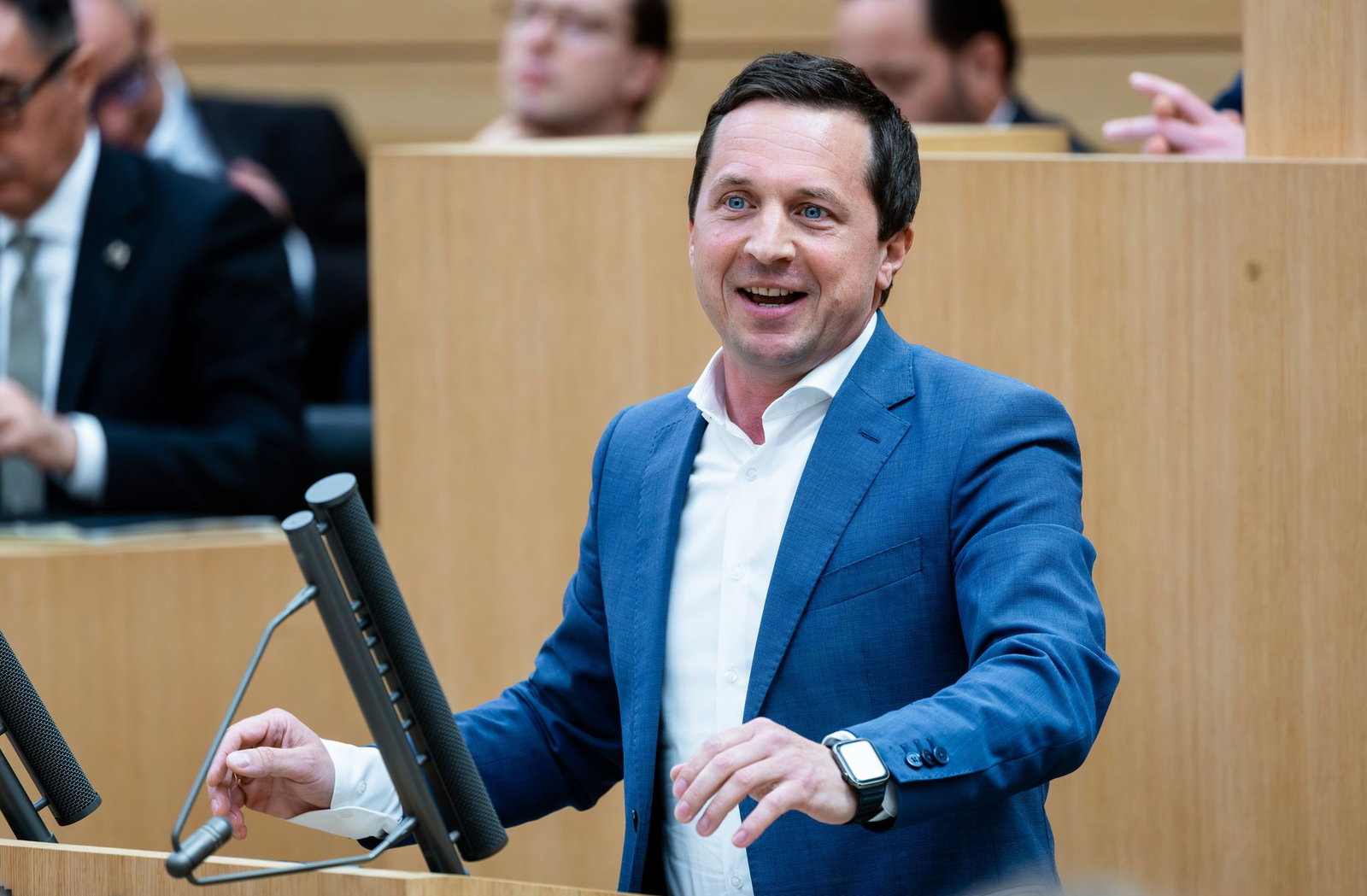 SPD-Fraktionschef Sascha Binder findet, Ballett und Oper könnten während der Sanierung aus durchs Land touren. (Archivbild)