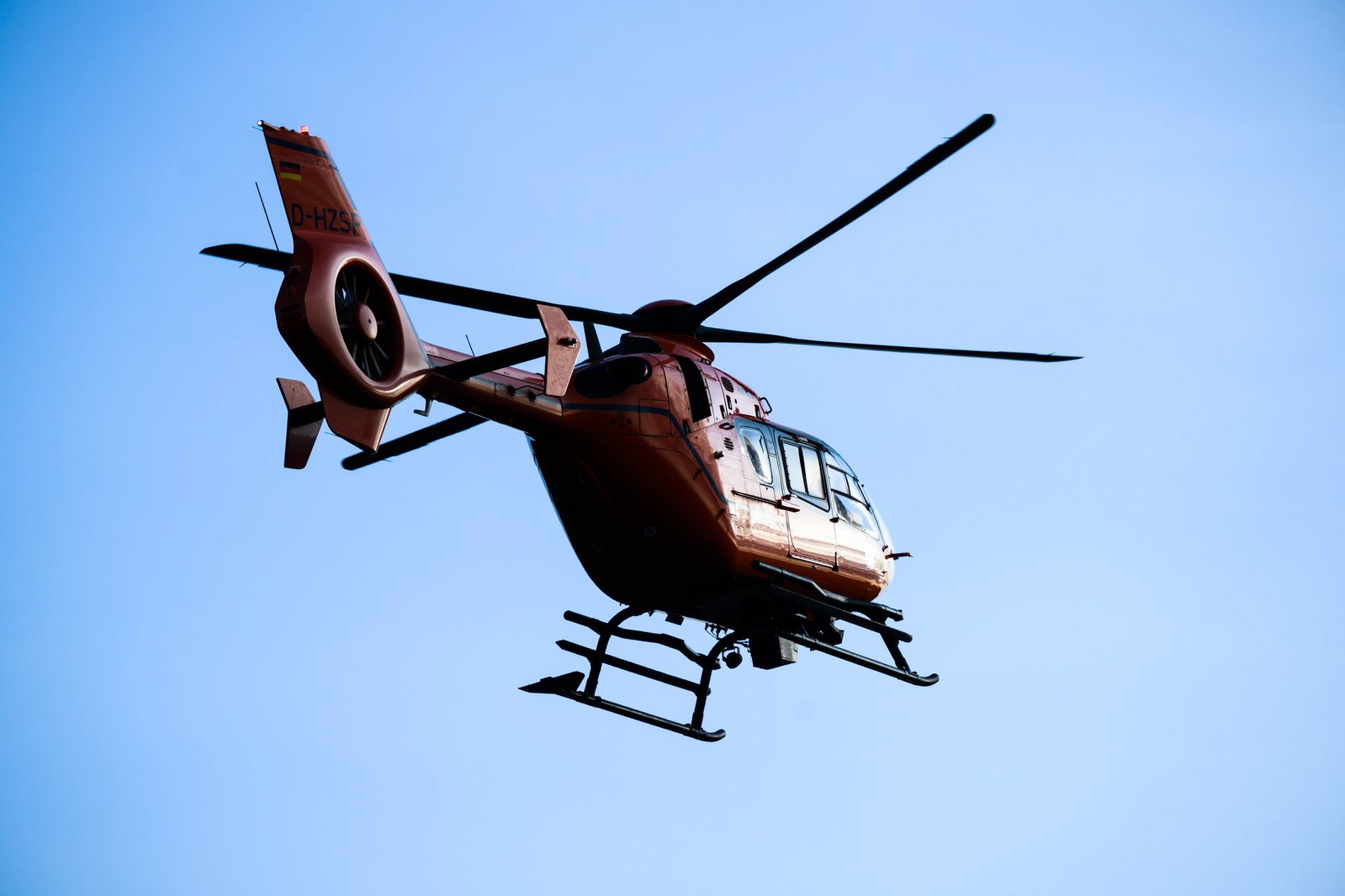 Auch ein Rettungshubschrauber kam bei dem Unfall in Weinheim zum Einsatz. (Symbolbild)