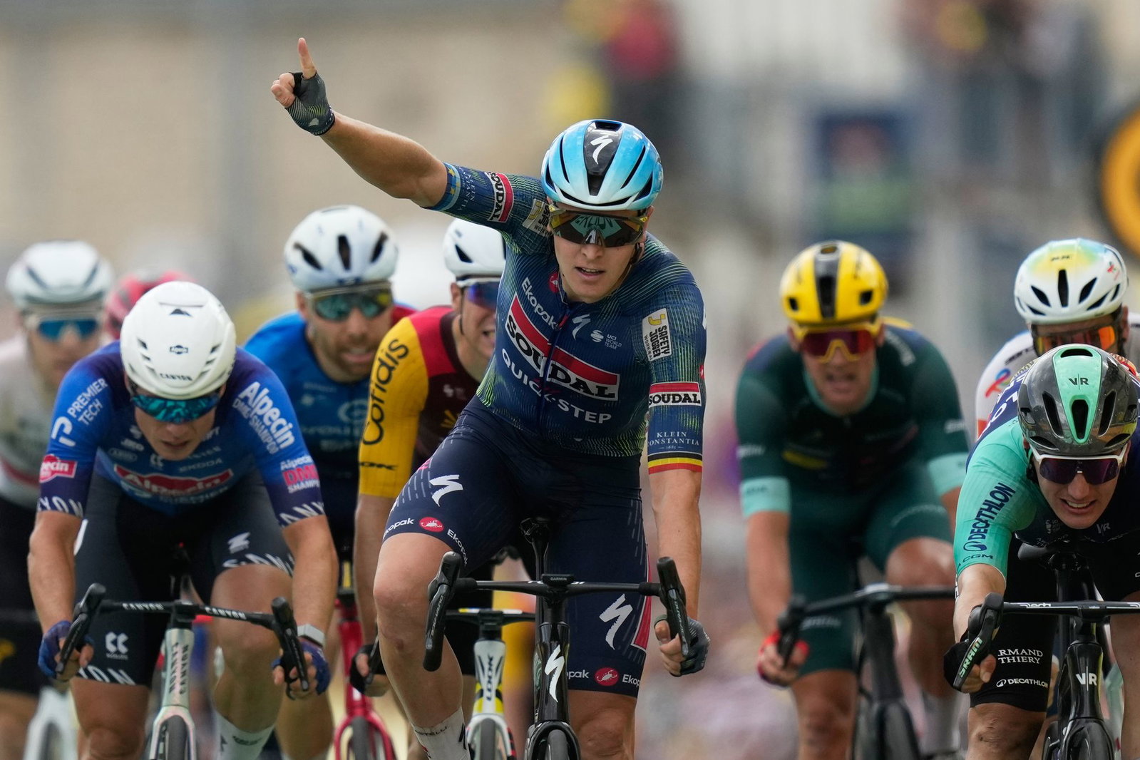 Tim Merlier holt seinen dritten Etappensieg bei der Tour 2026.
