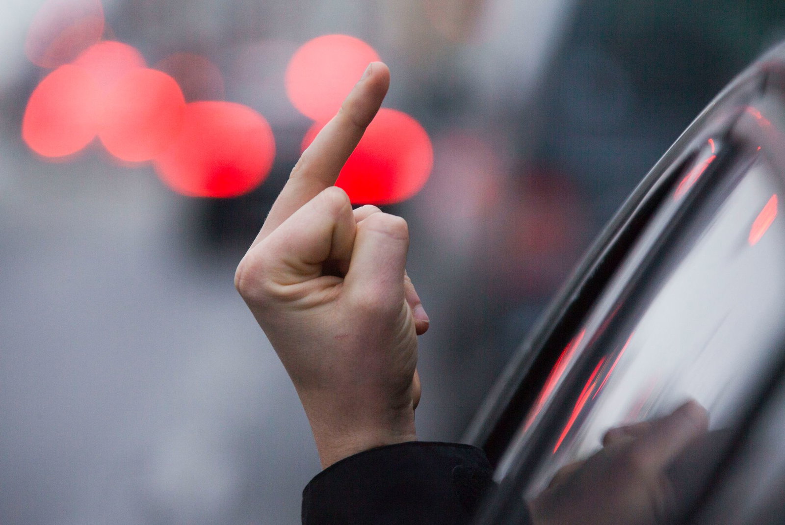 Die Polizei stoppte den Raser und verlangte von ihm eine Sicherheitsleistung, bevor der Mann weiterfahren durfte. (Symbolbild)