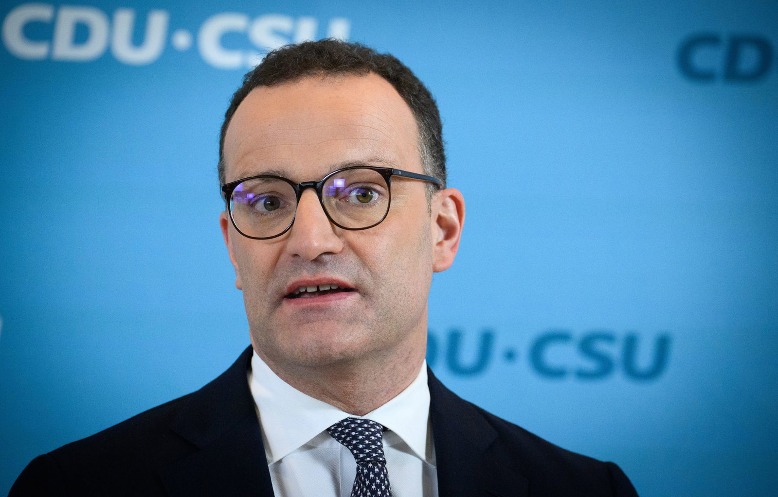 Aus dem Umfeld des Unionsfraktionschefs heißt es: «Jens Spahn leitet grundsätzlich aus seinem Privatleben keine politischen Forderungen ab.» (Archivbild)