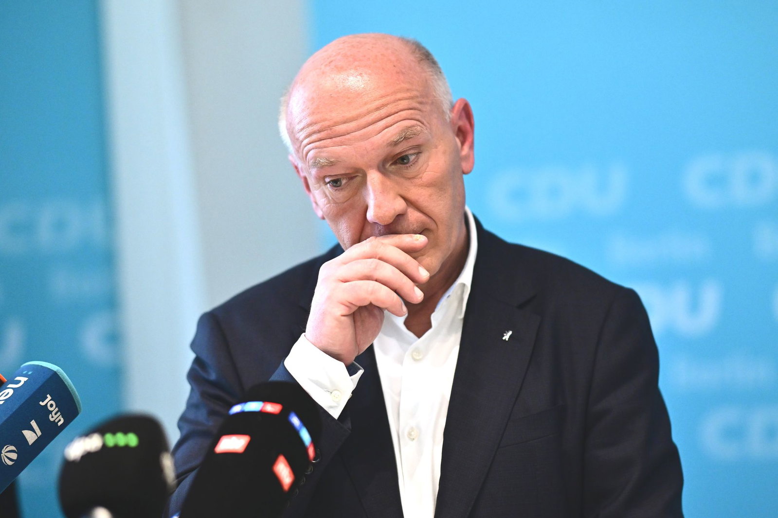 Berlins Regierender Bürgermeister Kai Wegner (CDU) gibt bekannt, dass er nicht mehr als CDU-Spitzenkandidat für die Abgeordnetenhauswahl antreten wird.