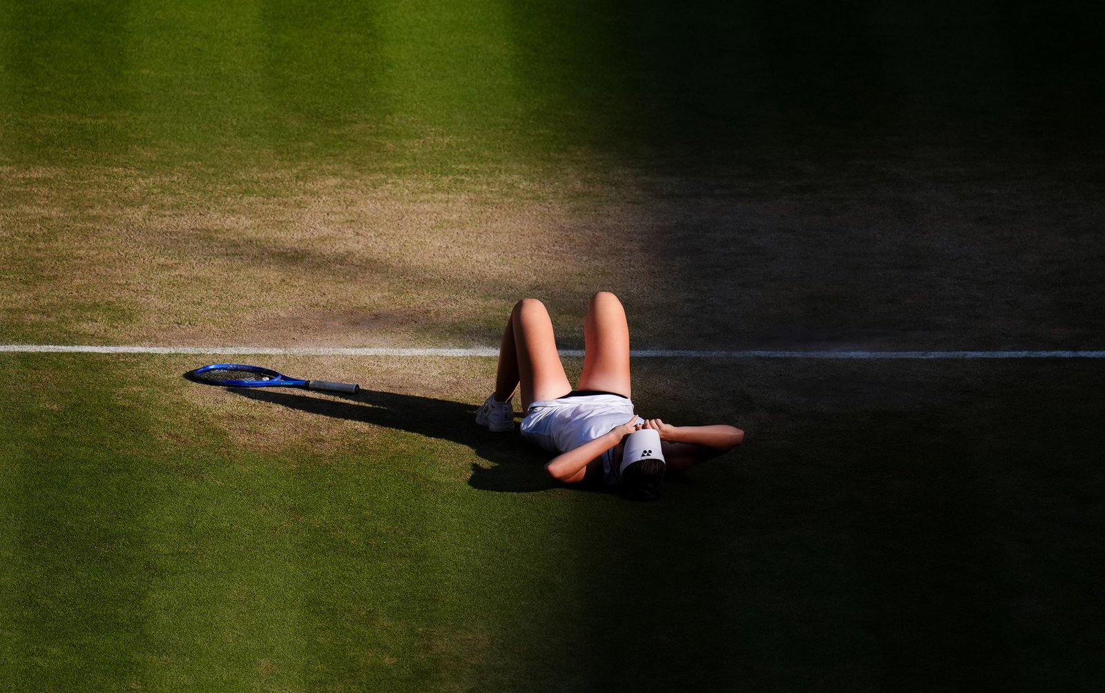 Linda Noskova feiert den größten Erfolg ihrer Tennis-Karriere.