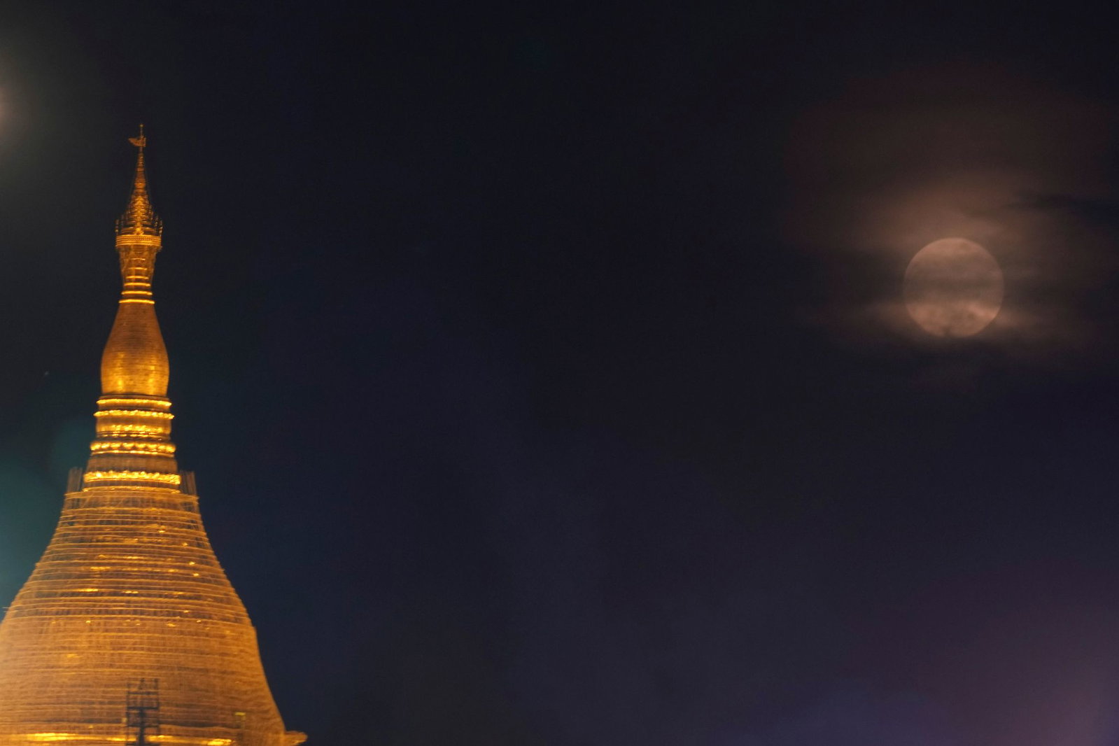 Der Hauptpreis des Karlsbader Filmfestivals geht nach Myanmar. Der Shwedagon, ein buddhistischer Sakralbau, ist das Wahrzeichen des südostasiatischen Landes. (Symbolbild)