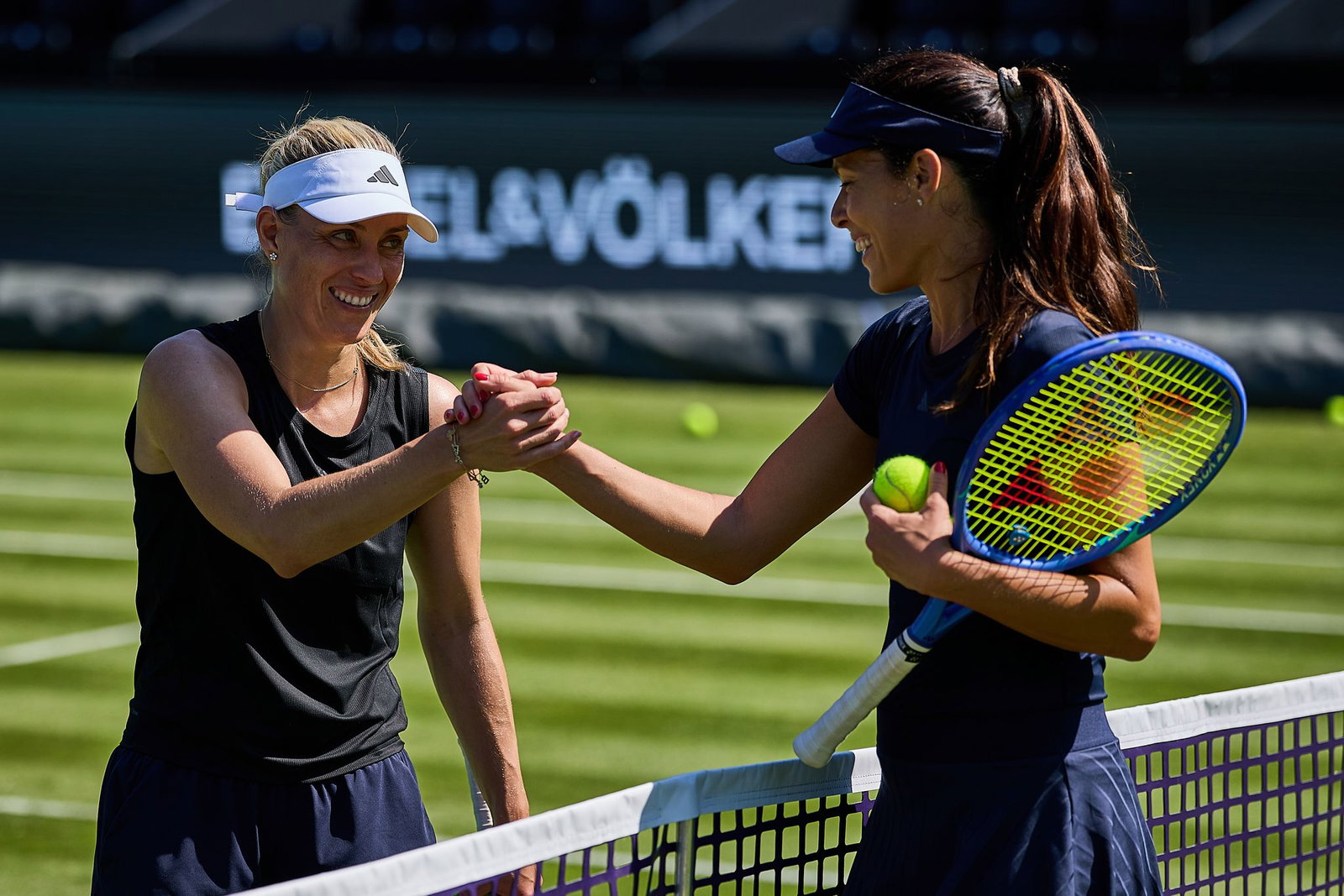 Ana Ivanovic (r) ist mit Angelique Kerber (l) befreundet und bestritt mit ihr das Abschiedsspiel. (Archivbild)