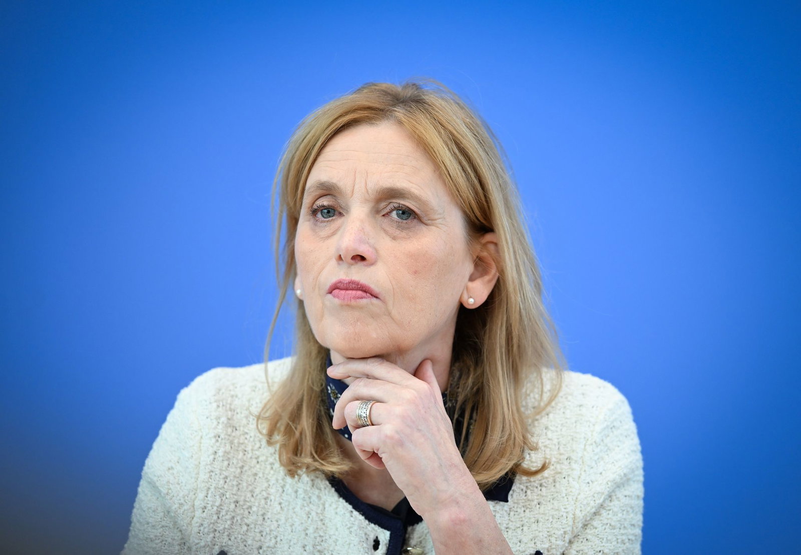 Familienministerin Karin Prien (CDU) verteidigt Kürzungspläne beim Unterhaltsvorschuss. (Archivbild)