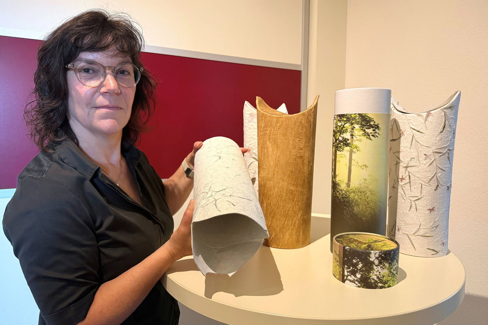Die Bestatterin Ulrike Grandjean stellt ein Interesse an der neuen Bestattungsform fest. (Archivbild)