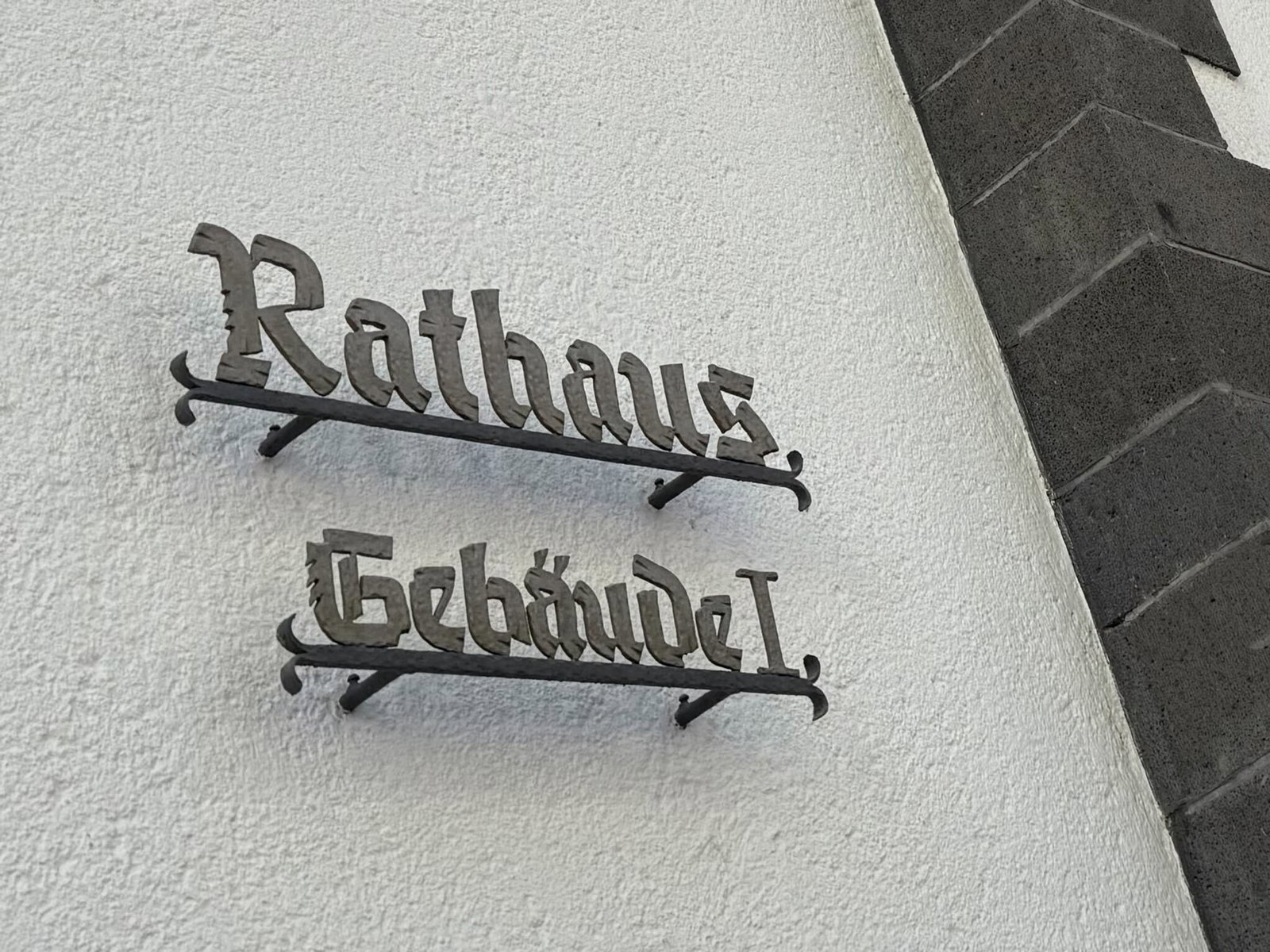Sind Ortsgemeinden mit teils unter 100 Einwohnern noch zeitgemäß und können sie heutzutage an Kommunen gestellte Aufgaben überhaupt erfüllen? (Symbolfoto)