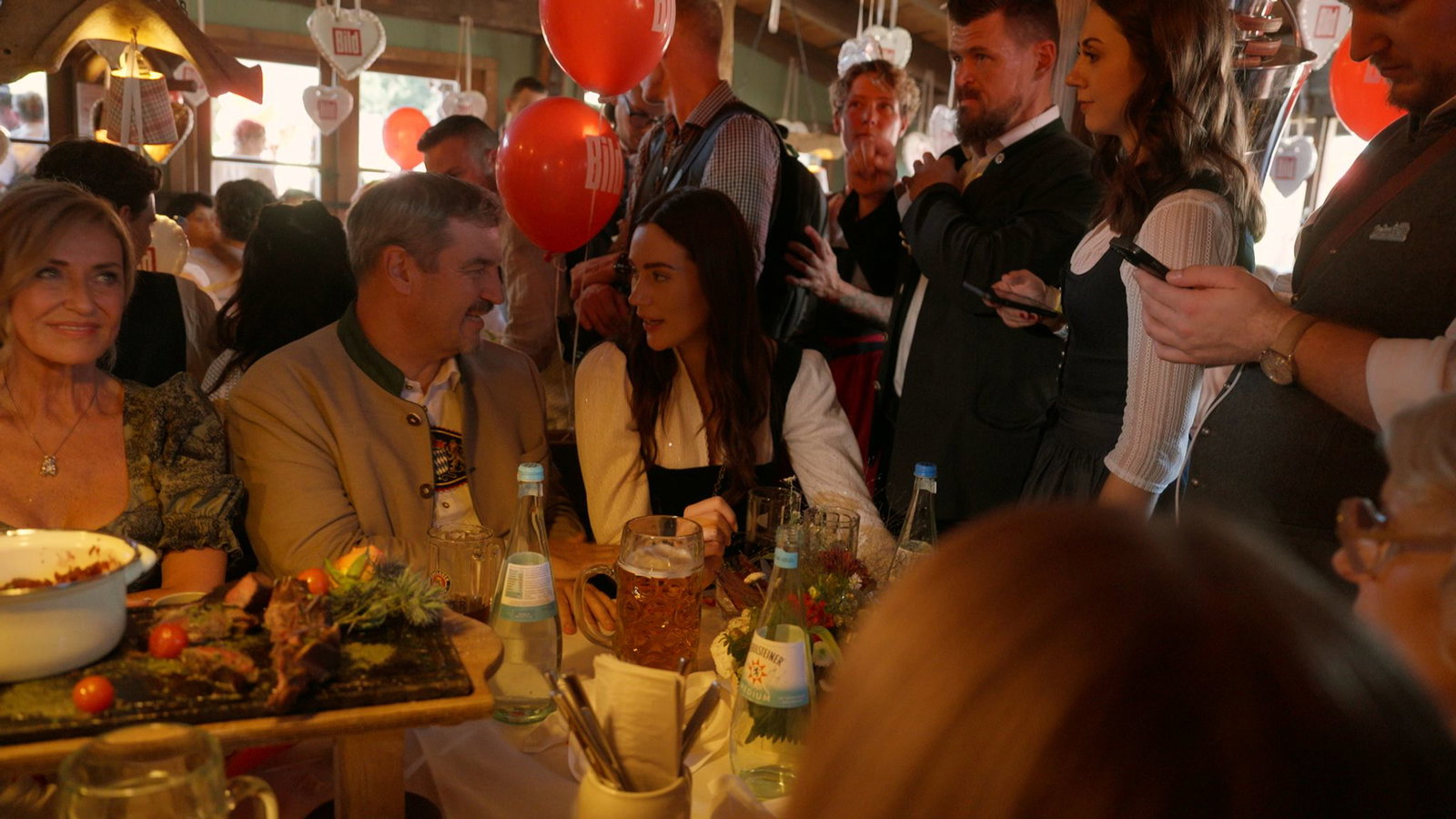Vater und Tochter gemeinsam auf der Wiesn.