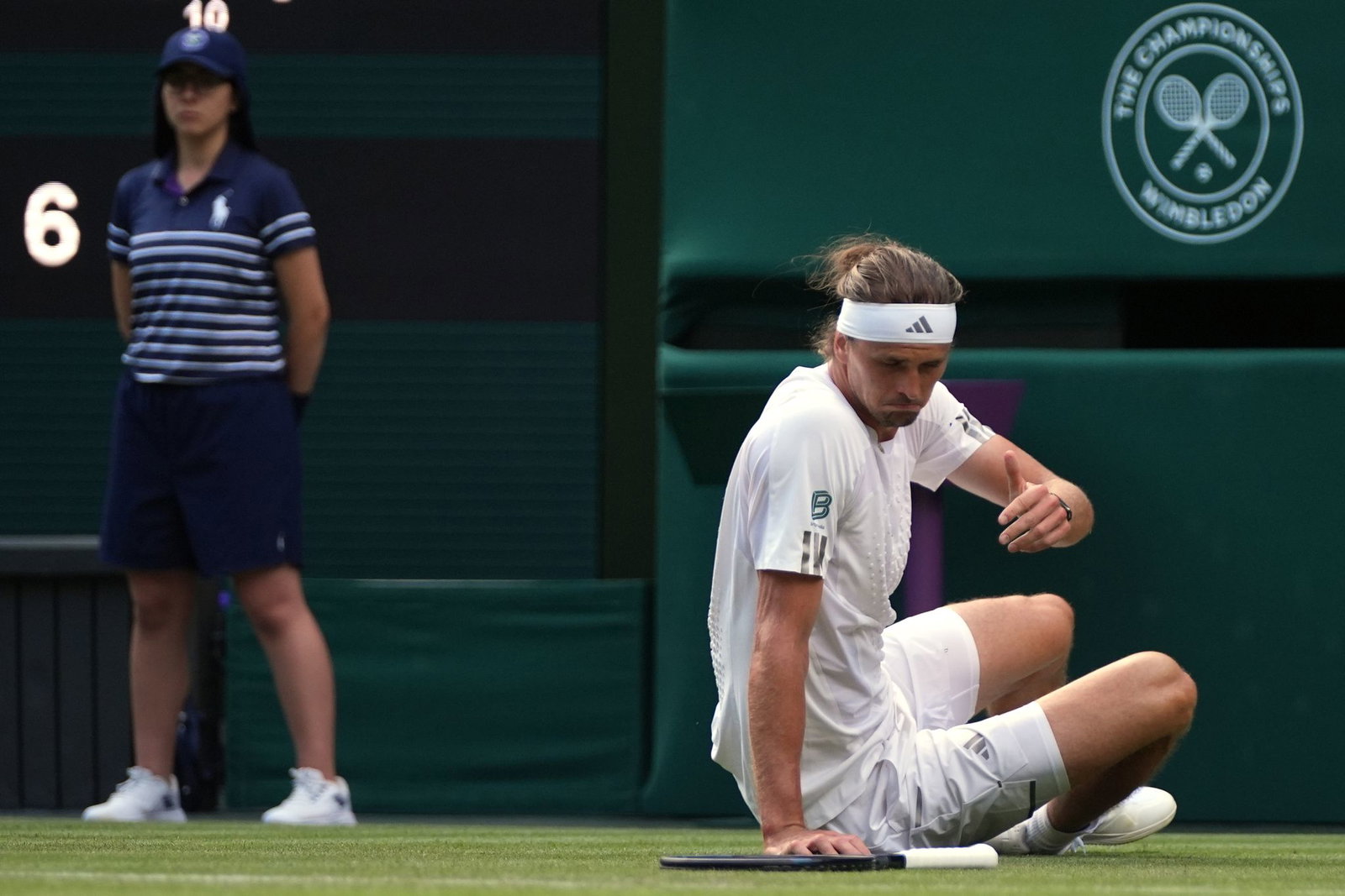 Ein Sturz beeinträchtigte Alexander Zverev nicht.