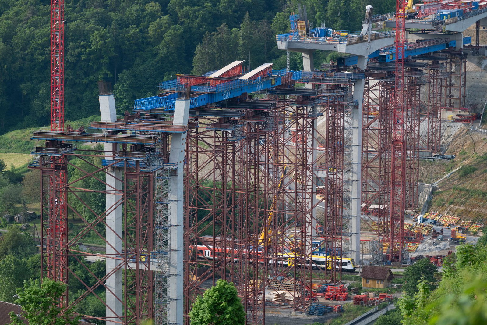Auf der Hochbrücken-Baustelle in Horb kam es zum tödlichen Unfall. (Archivbild)