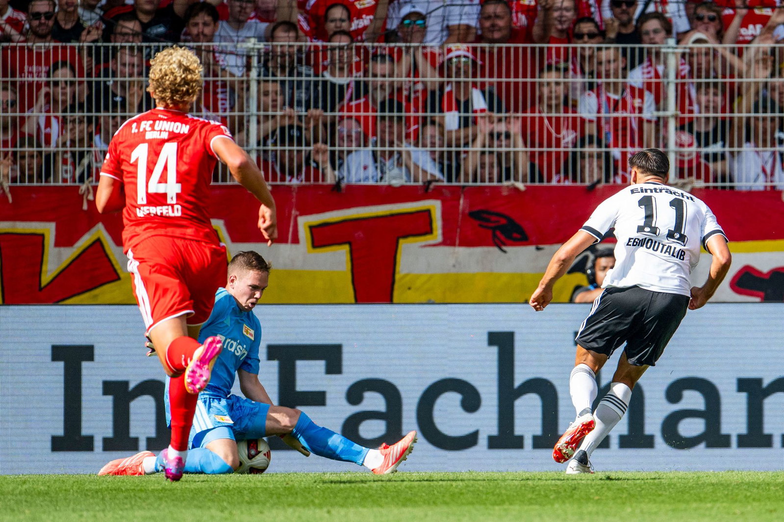 Frankfurts Stürmer Ebnoutalib war am ersten Spieltag treffsicher.