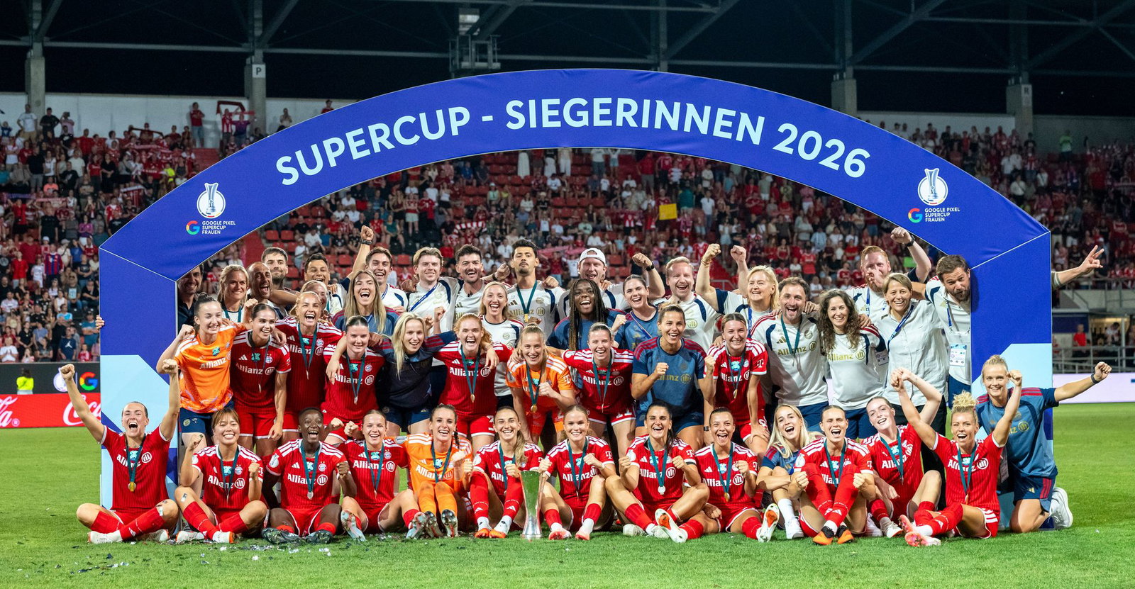 Wieder geschafft. Die Bayern-Frauen holen erneut den Supercup.