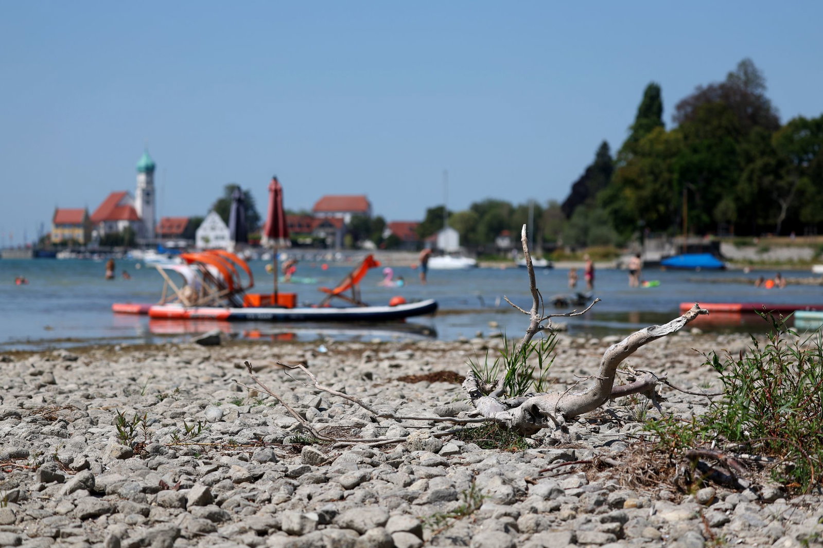 Der Pegelstand ist auf den tiefsten Wert des Jahres gesunken. 