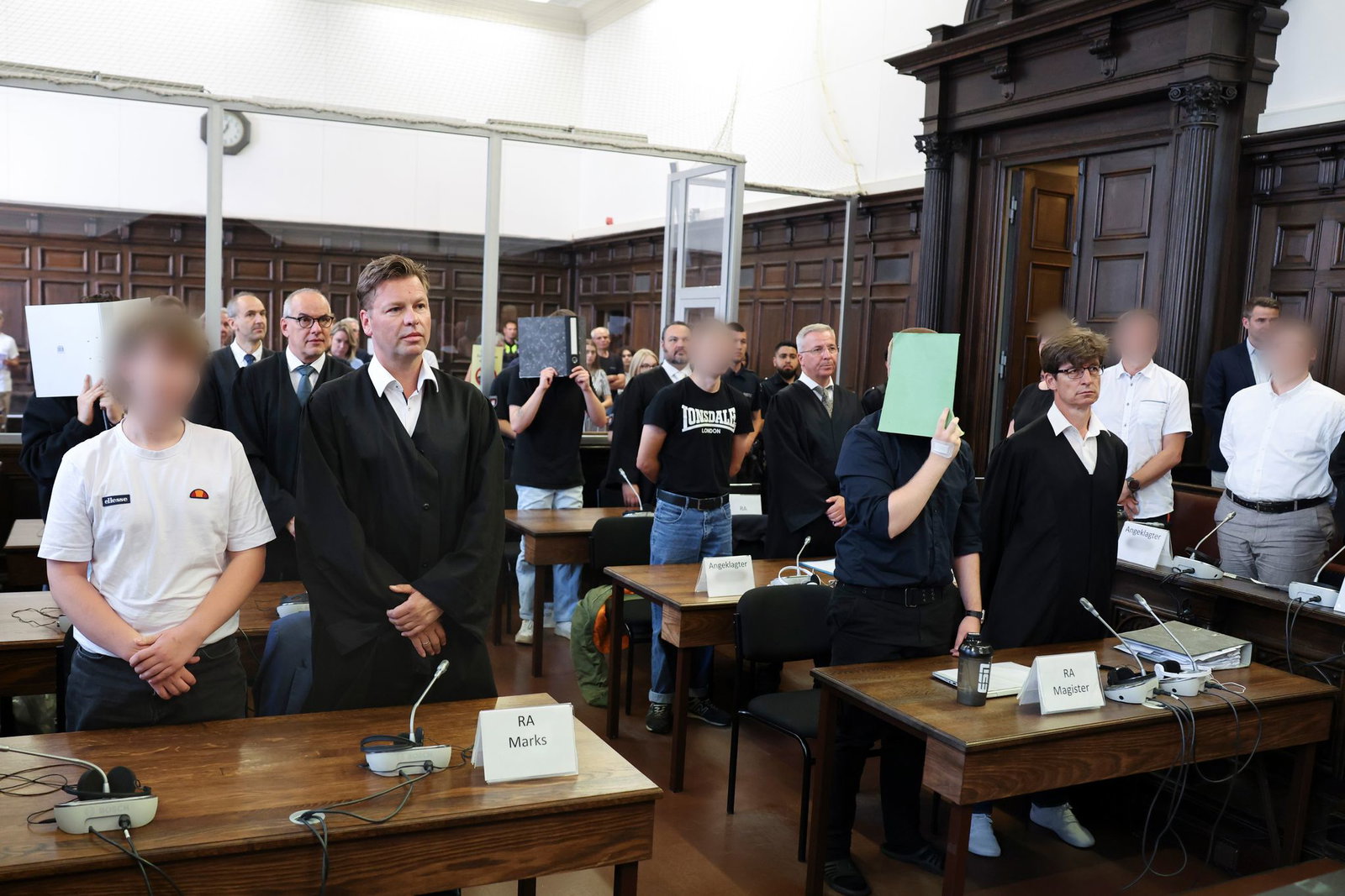 Alle Angeklagten wurden wegen Mitgliedschaft oder Unterstützung der rechten Terrorgruppe verurteilt.