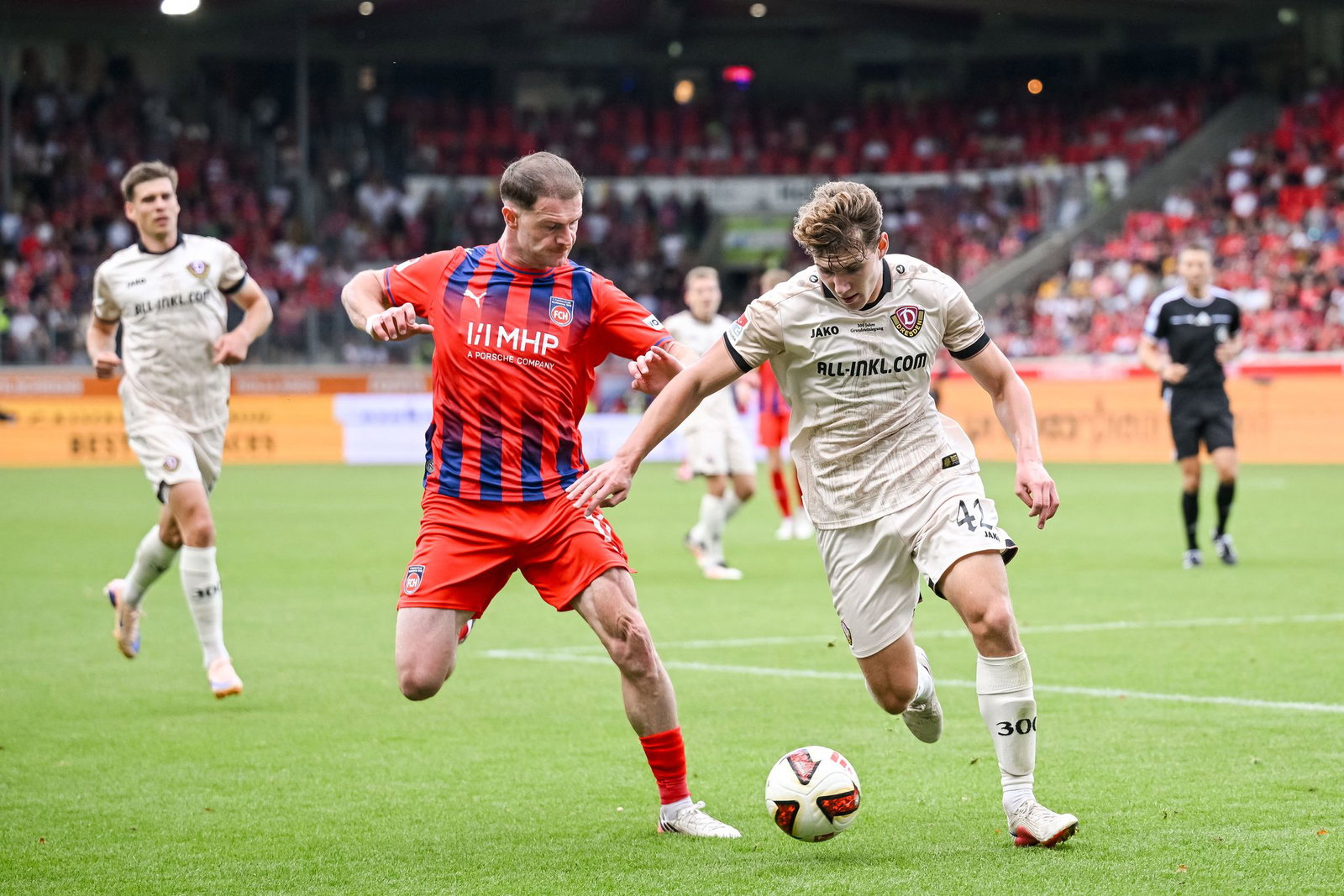 Heidenheim und Dynamo lieferten sich ein packendes Duell auf der Ostalb.
