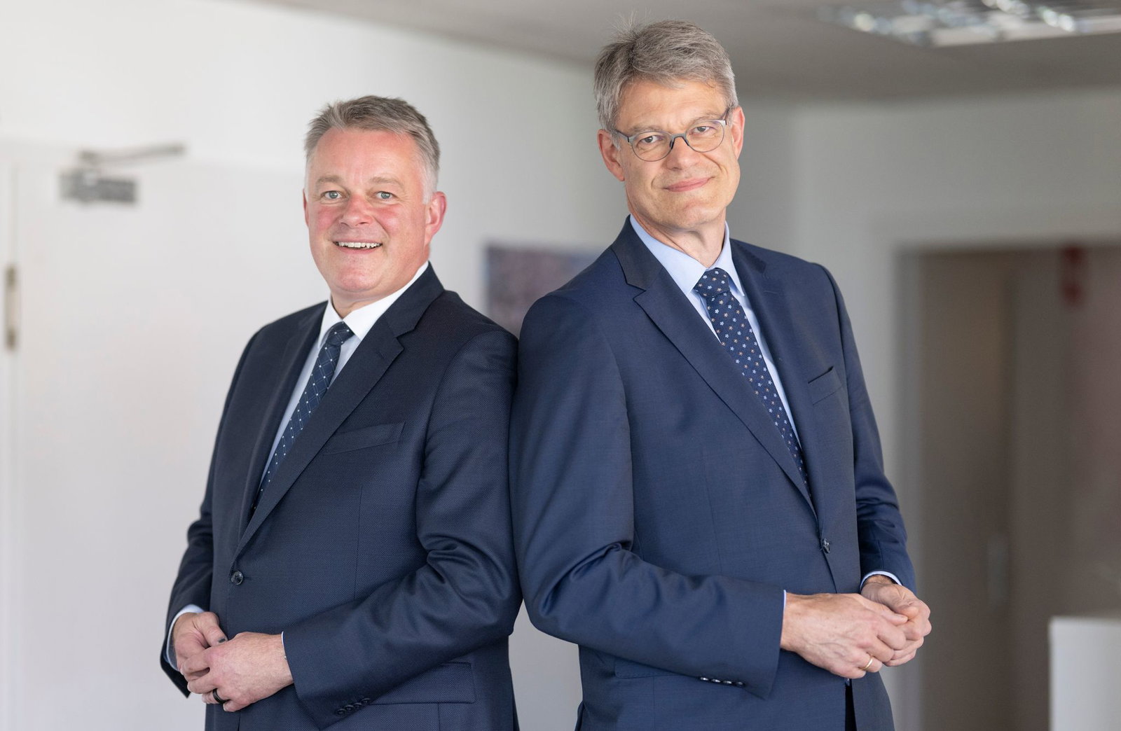 Ministerpräsident Gordon Schnieder (CDU) kritisiert den Umgang mit seinem Bruder Patrick bei der Regierungsumbildung in Berlin. (Archivbild)