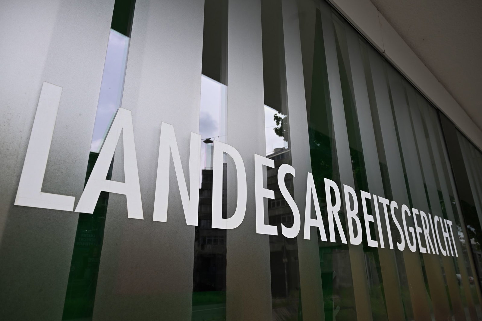Urteil des Landesarbeitsgerichts zu Lohnunterschieden bei Daimler Truck. (Archivbild)