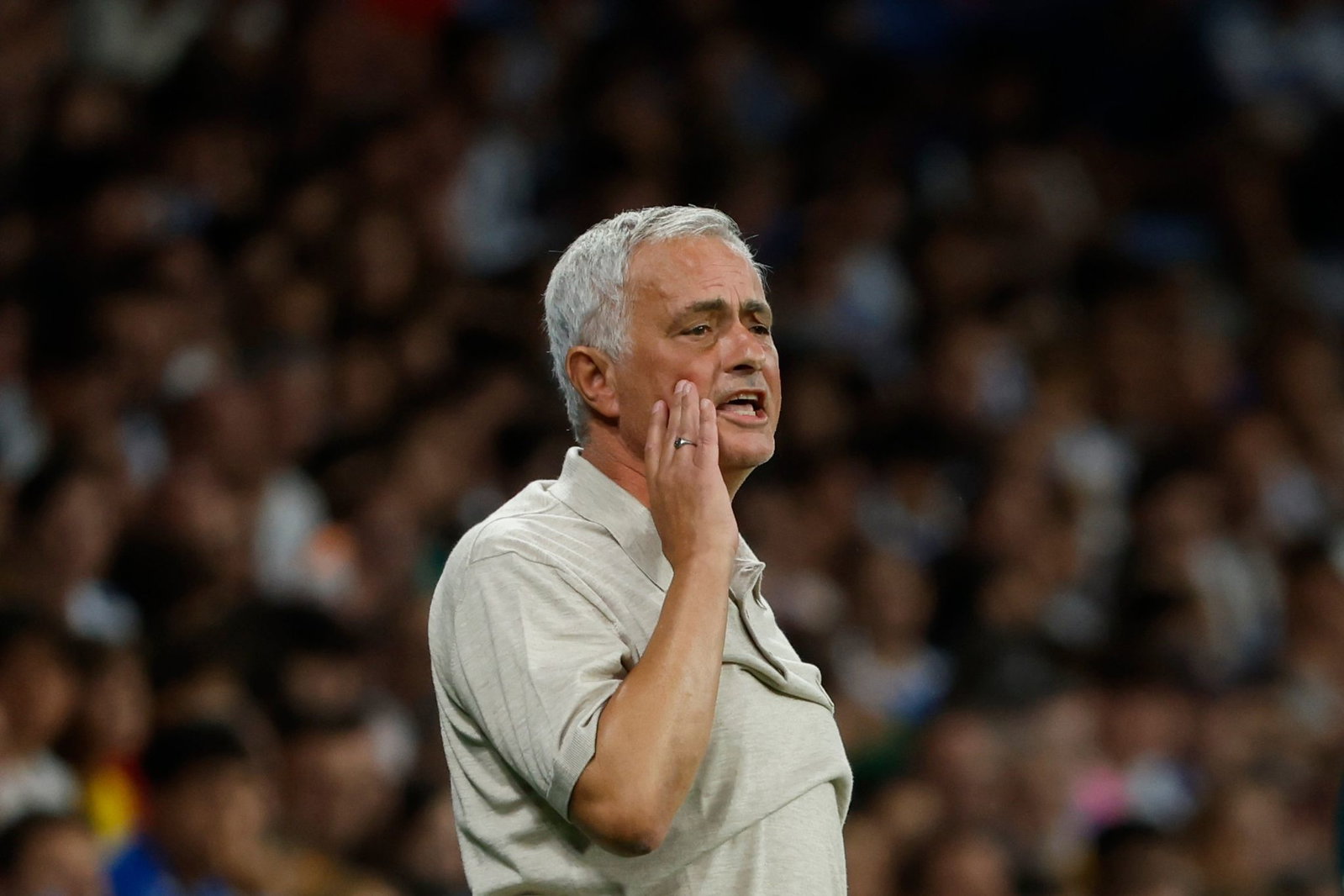Real Madrids Cheftrainer José Mourinho stärkt seinem Offensivstar Vinícius Júnior den Rücken. 