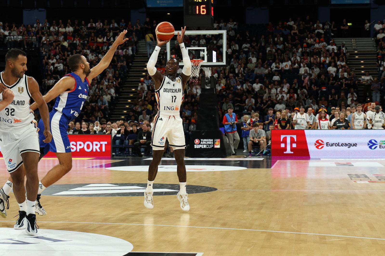 Dennis Schröder und Co. hatten viel Spaß beim Supercup.