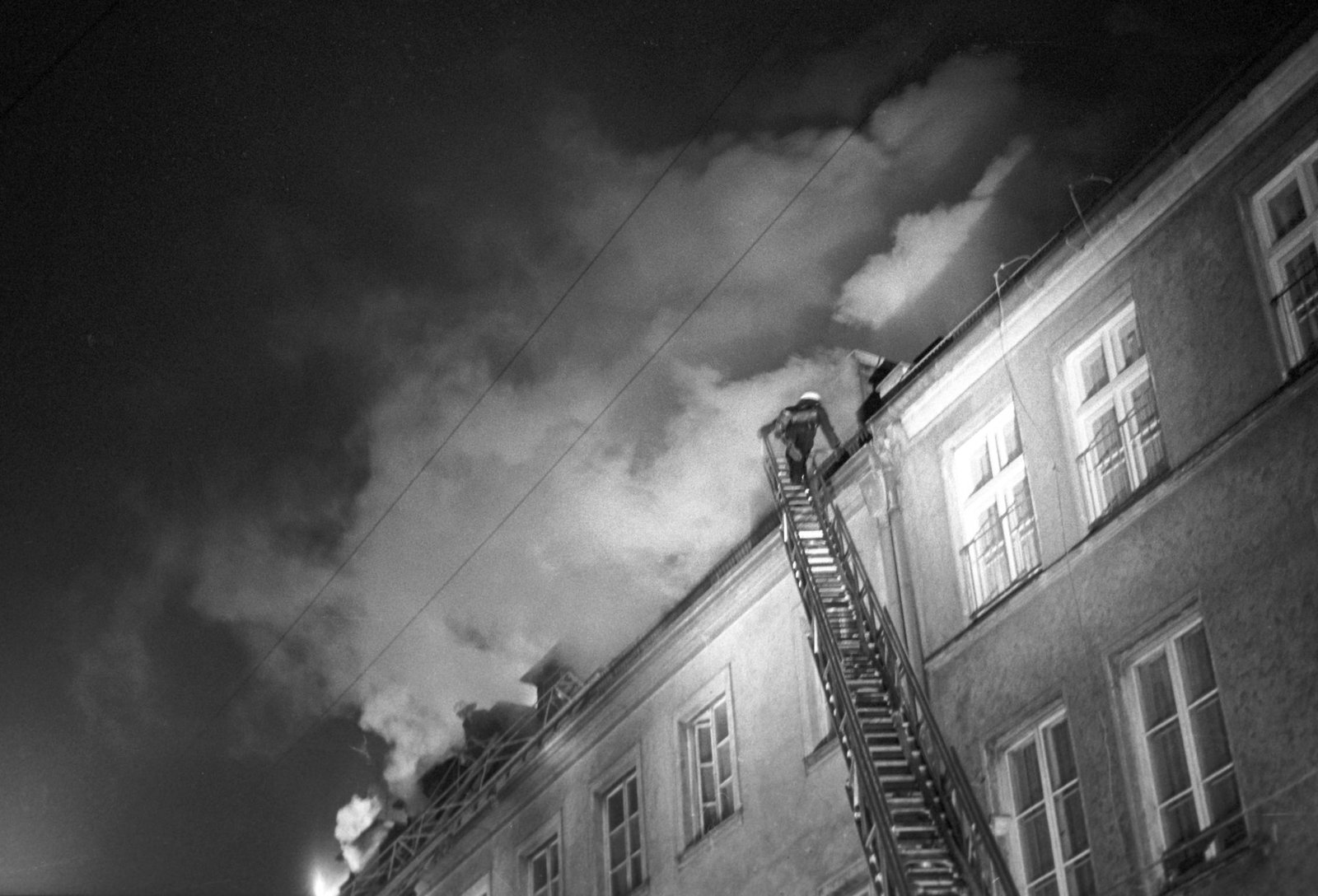Bei dem Brandanschlag auf ein jüdisches Altenheim im Jahr 1970 geht die Generalstaatsanwaltschaft nun von einem rechtsextremen Einzeltäter aus. (Archivbild)