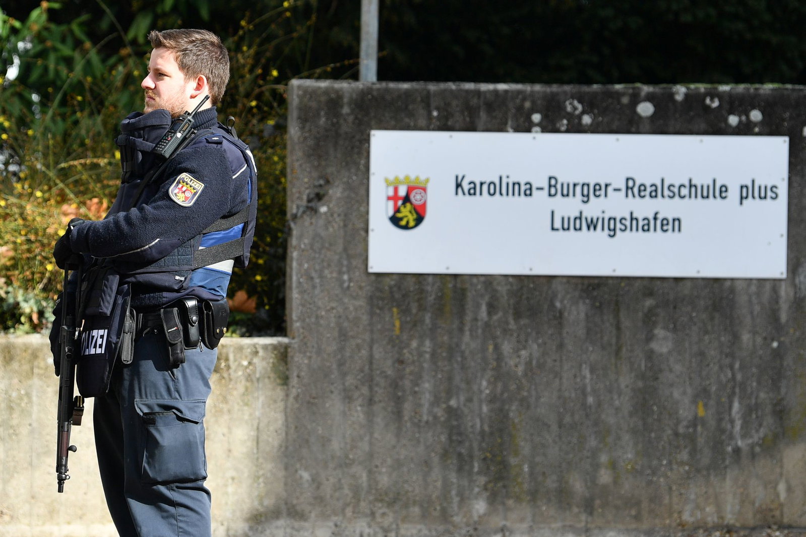 Nach Reizgasattacken zeigte sich die Polizei regelmäßig an der Schule. (Archivbild)