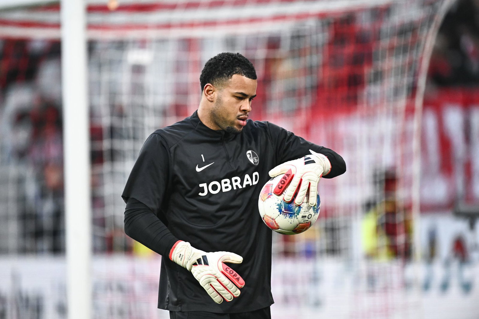 Will den SC Freiburg verlassen: Noah Atubolu. (Archivbild)
