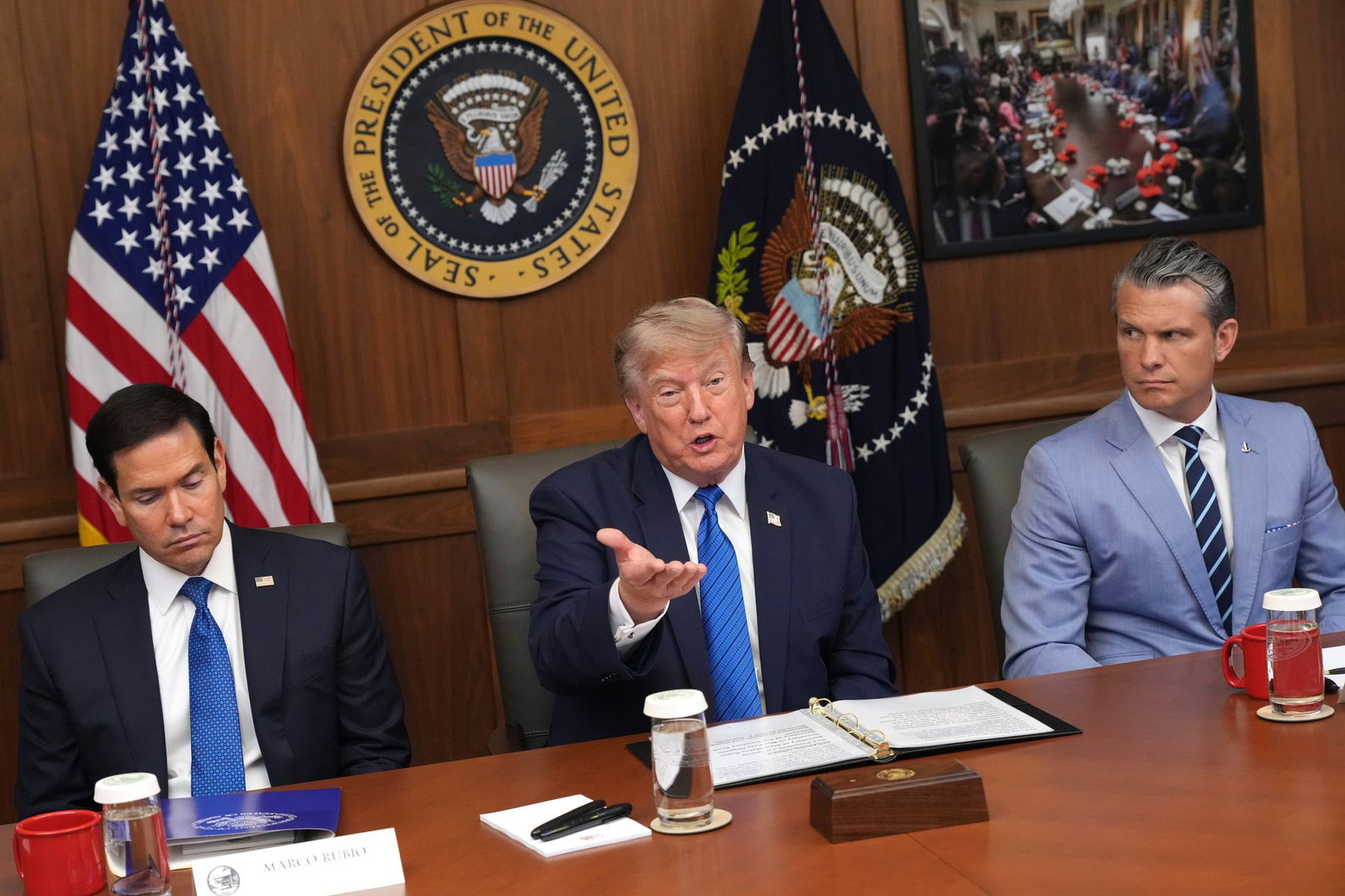 US-Präsident Trump hat nach eigenen Worten nicht mit FIFA-Chef Infantino über die Investorenpläne gesprochen.