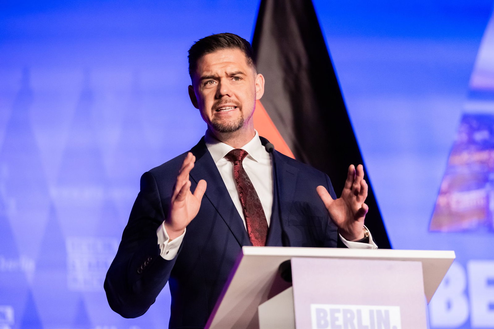 Hannes Gnauck, AfD-Bundestagsabgeordneter und seit Juli auch Bundesschatzmeister der AfD, kümmert sich um die «Schwarz-Rot-Gold-Akademie» der Partei.
