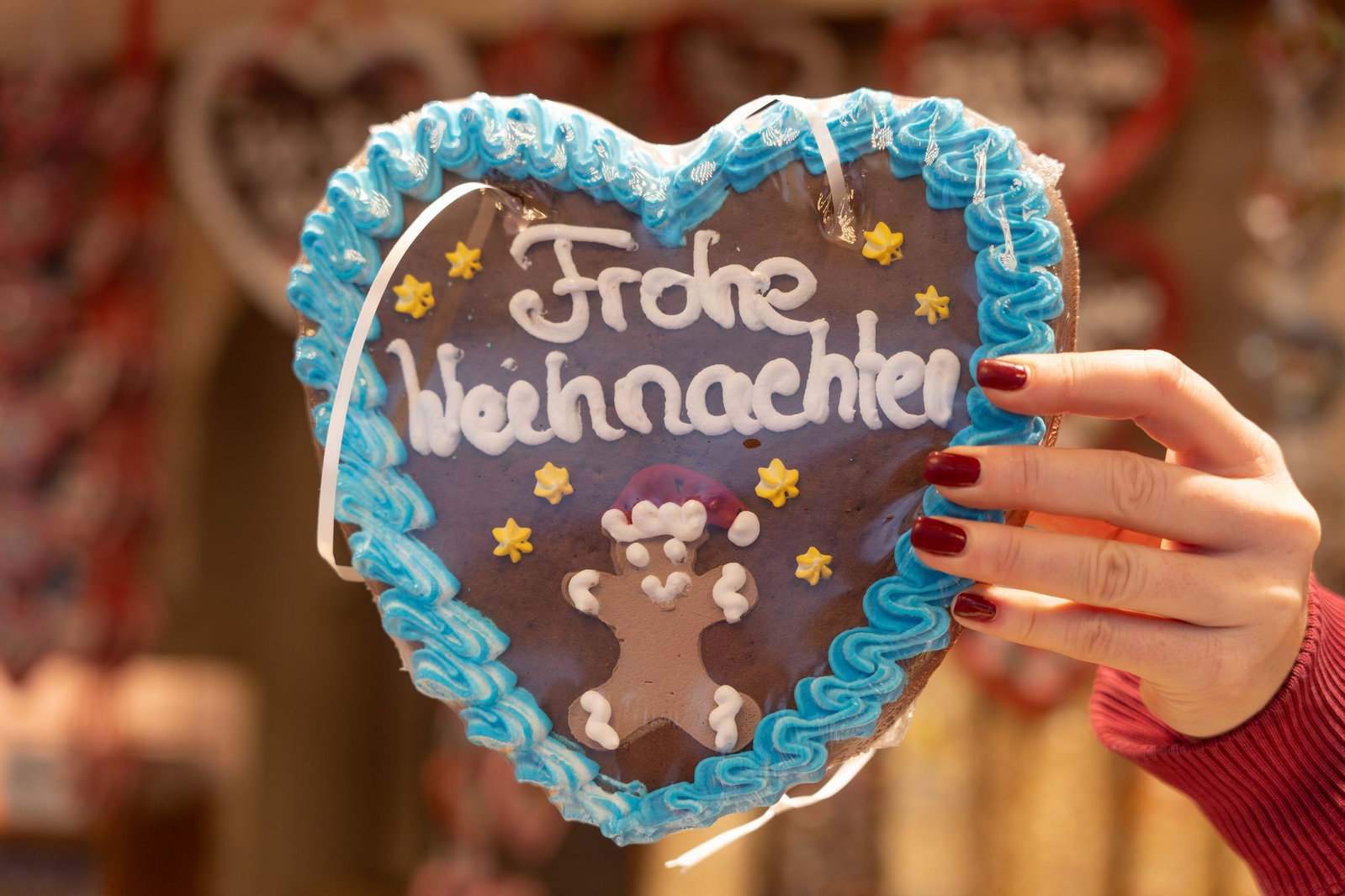 Zur Adventszeit gehören Lebkuchenherzen und Adventskalender. (Symbolbild)