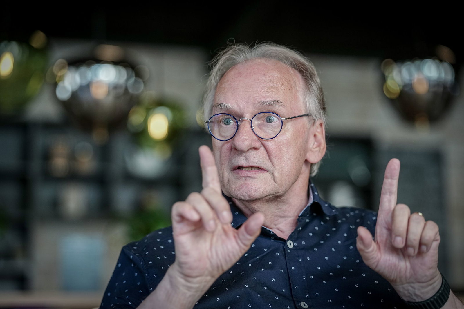 Die Betrachtung des «Ossi» von oben herab in den Medien aus westdeutscher Perspektive sei letztlich eine Verstärkung für die AfD im Osten, meint Haseloff. 