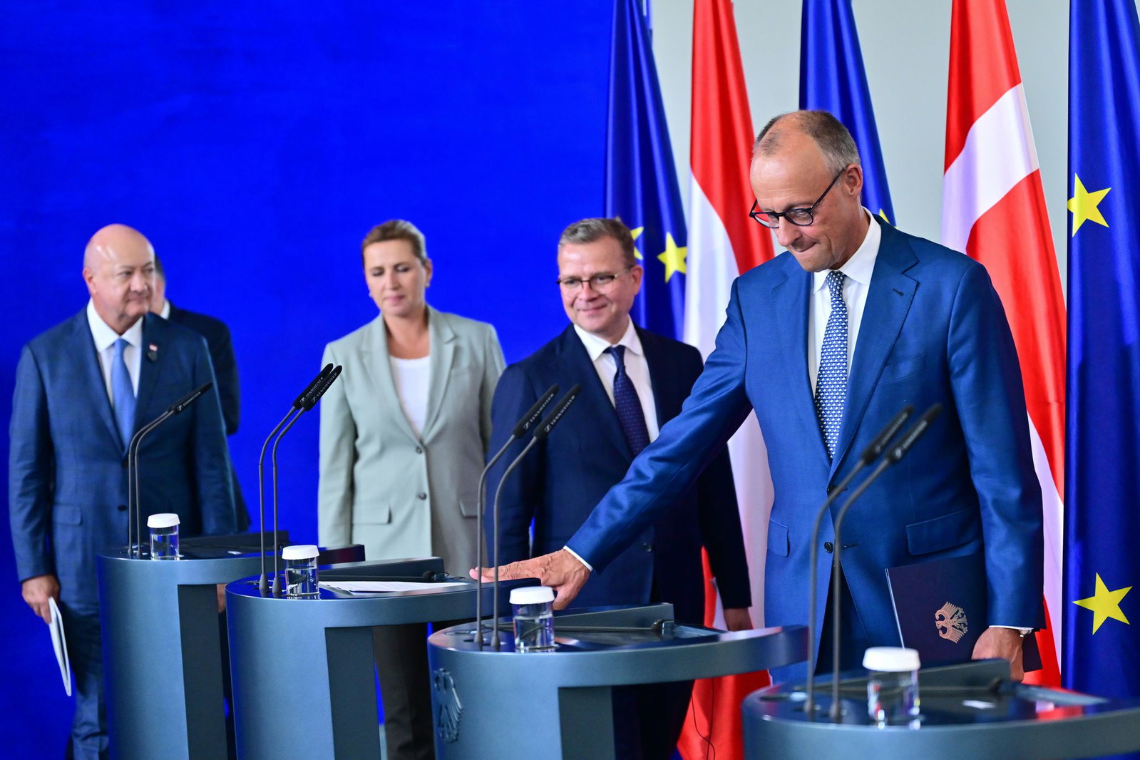 Bundeskanzler Friedrich Merz schmiedet mit fünf weiteren europäischen Regierungschefs eine Allianz gegen Pläne für eine massive Aufstockung des langfristigen EU-Haushalts. 