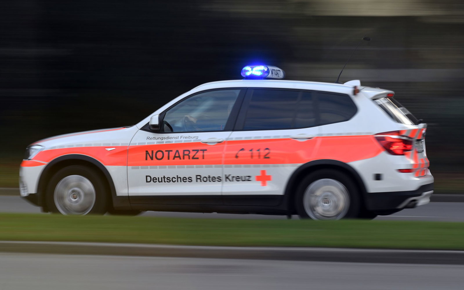 Fünf Menschen mussten in Krankenhäuser gebracht werden. (Symbolbild)