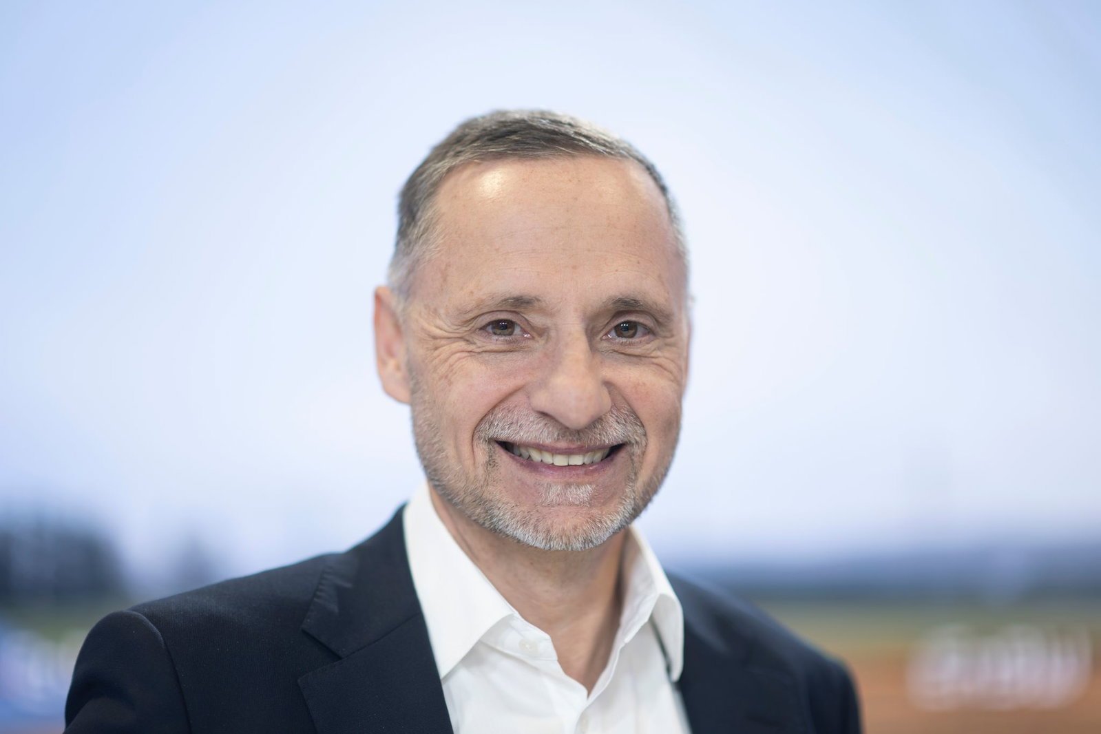 Finanzvorstand Thomas Kusterer erklärt die Zahlen. (Archivbild)