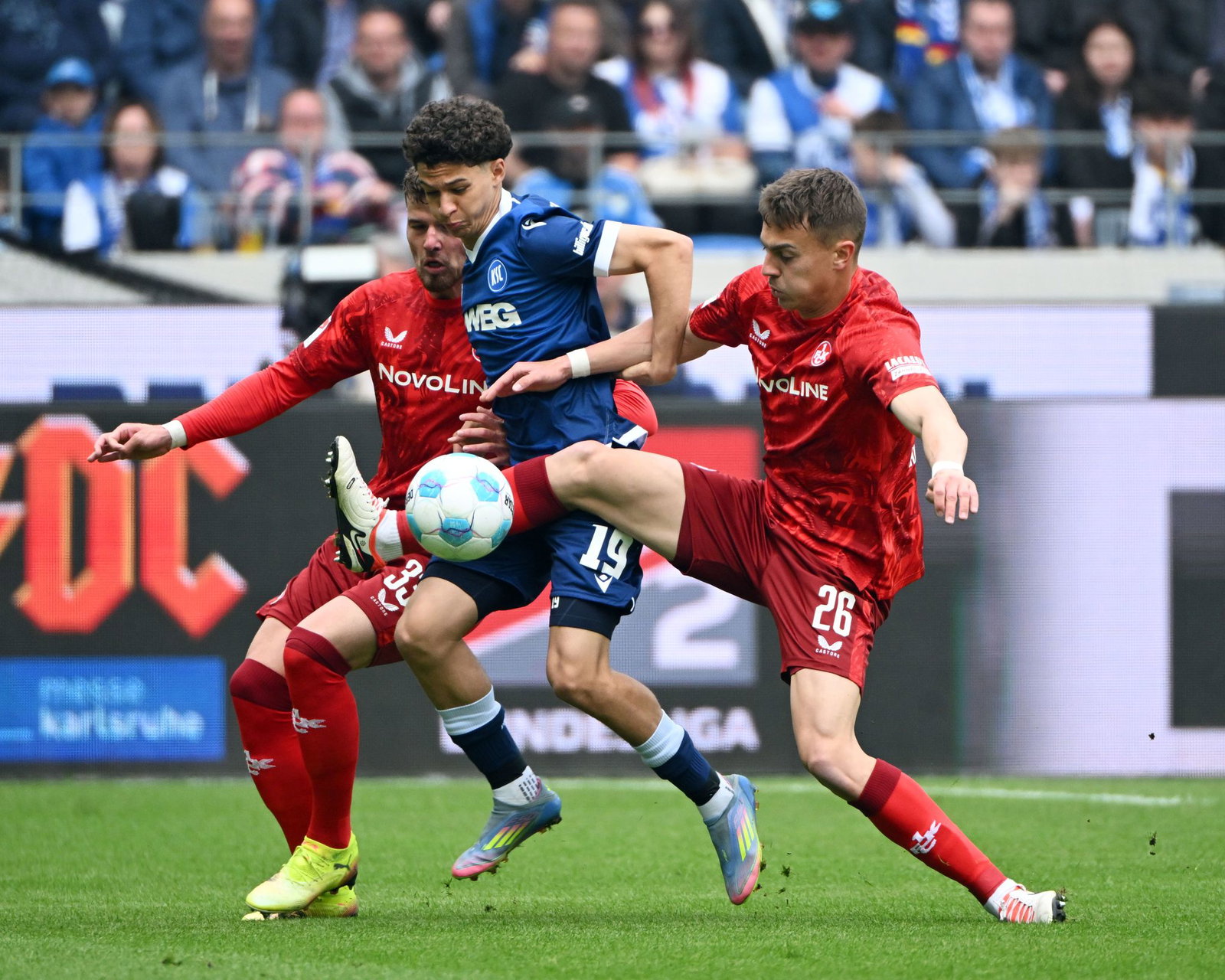 Option fürs Südwest-Derby: Der umworbene KSC-Offensivspieler Louey Ben Farhat (M). (Archivbild)