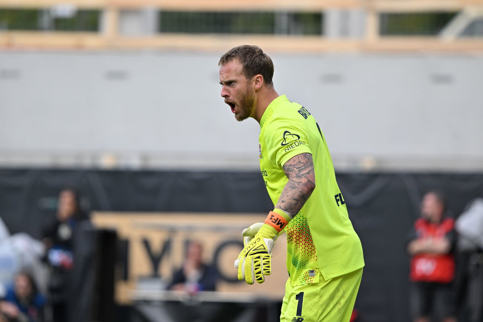 Geht mit seinen Teamkollegen hart ins Gericht: Bayer-Keeper Mark Flekken.