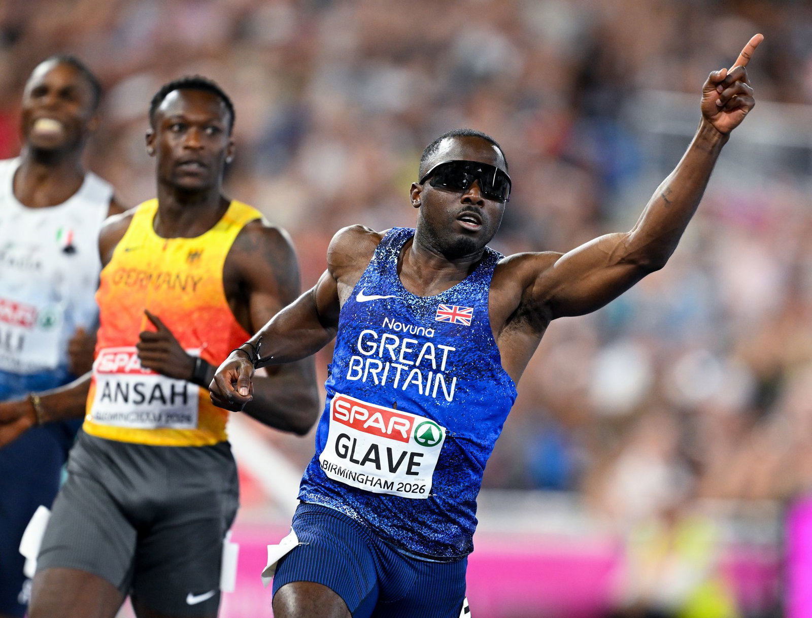 Der Brite Romell Glave (r) war auch für Owen Ansah zu schnell.