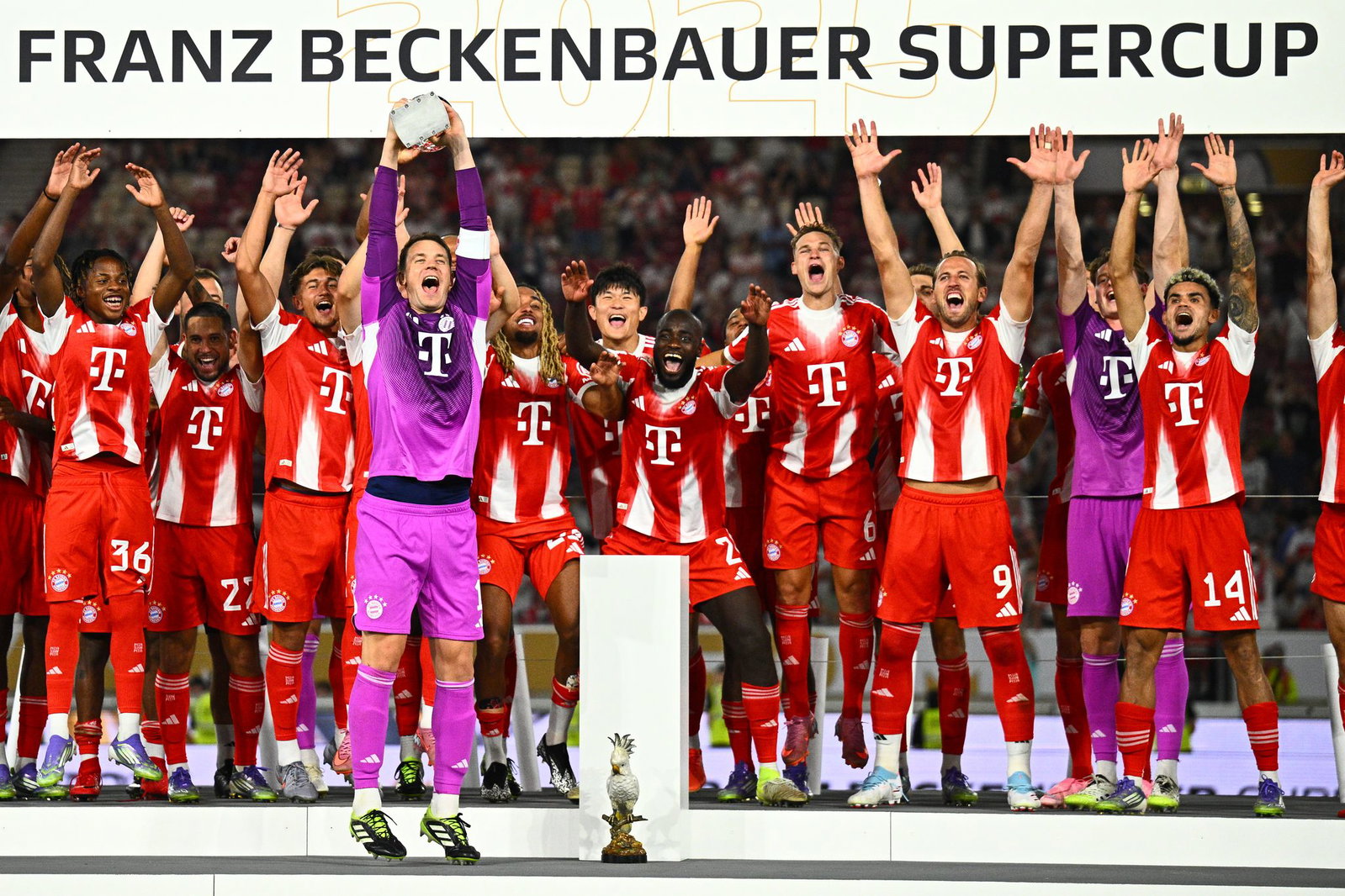 Jubeln die Bayern wie letztes Jahr gleich wieder mit der Supercup-Trophäe? (Archivbild)