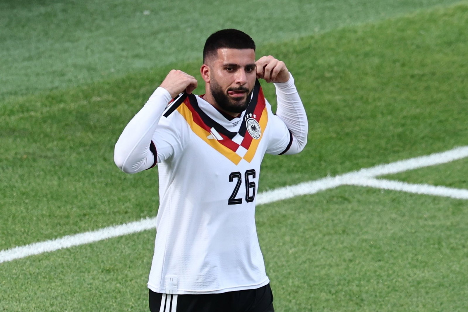 Deniz Undav trägt auch im Trainingslager des VfB Stuttgart langärmlige Shirts. (Archivbild)