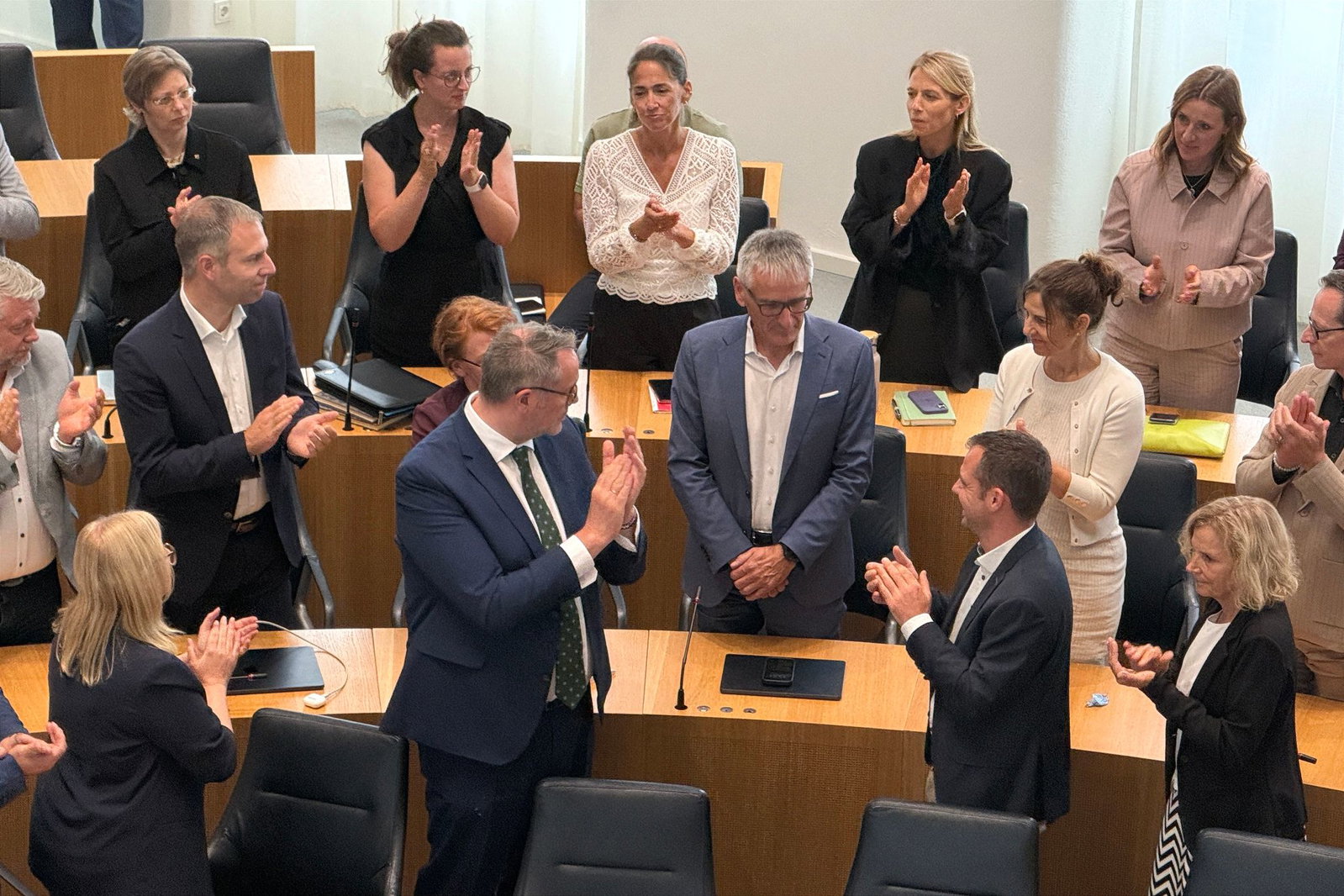 Mit langem Applaus wird Hendrik Hering verabschiedet. 